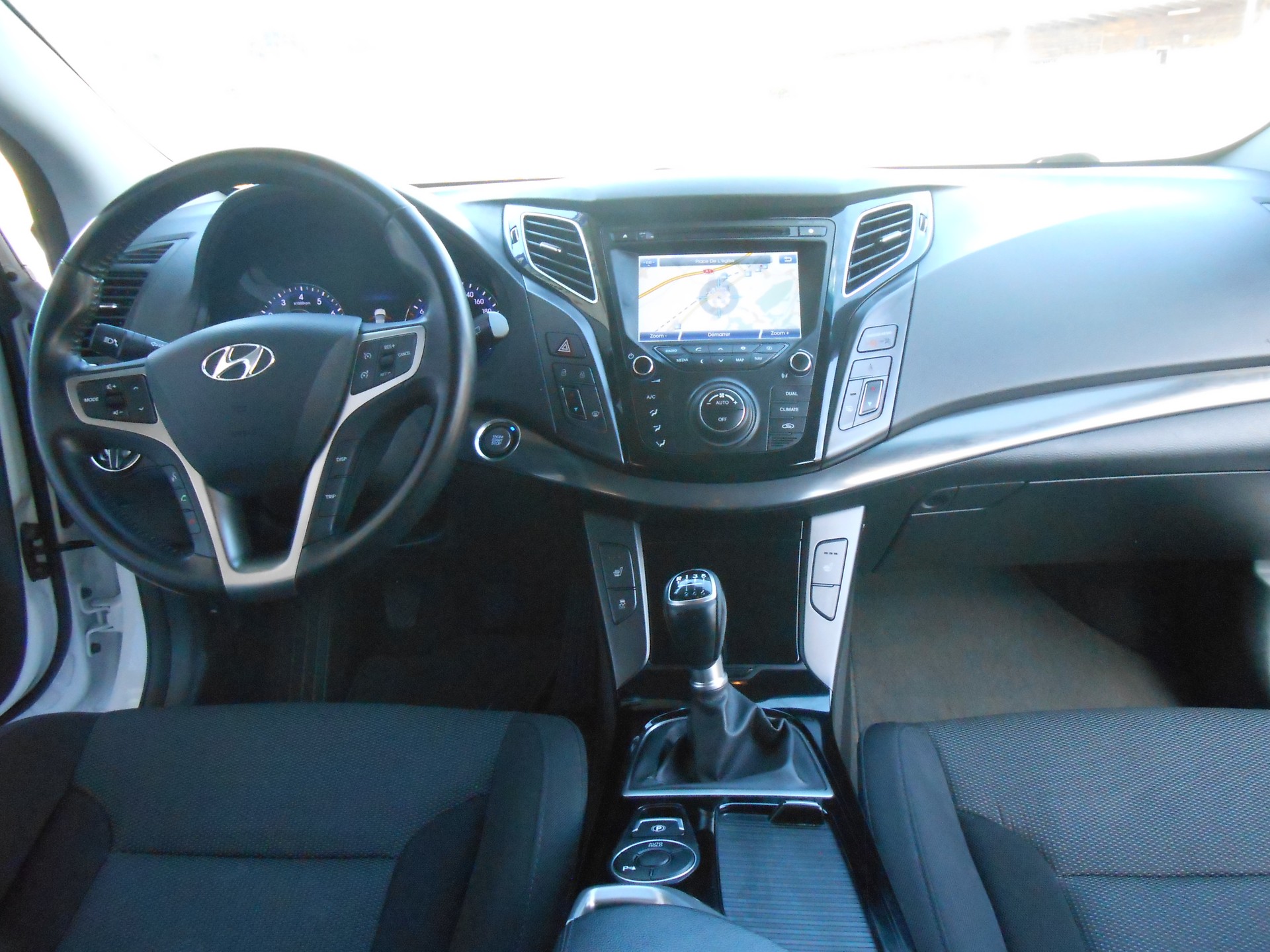 HYUNDAI i40 Wagon 2.0 GDi Prenium-image-9