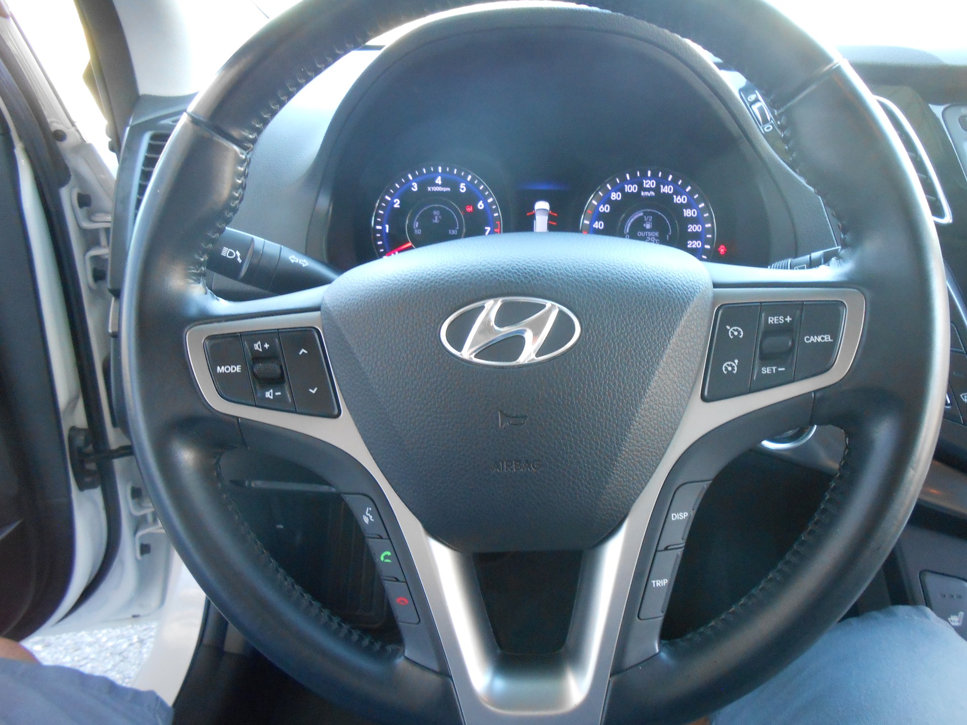 HYUNDAI i40 Wagon 2.0 GDi Prenium-image-11