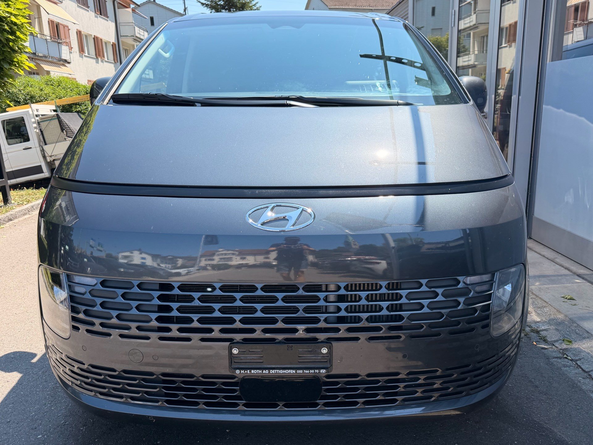 HYUNDAI STARIA AMPLIA 2.2 CRDI 4WD *** 8 PLÄTZER MIT TOPAUSSTATTUNG UND 5 JAHREN WERKSGARANTIE ***-image-1