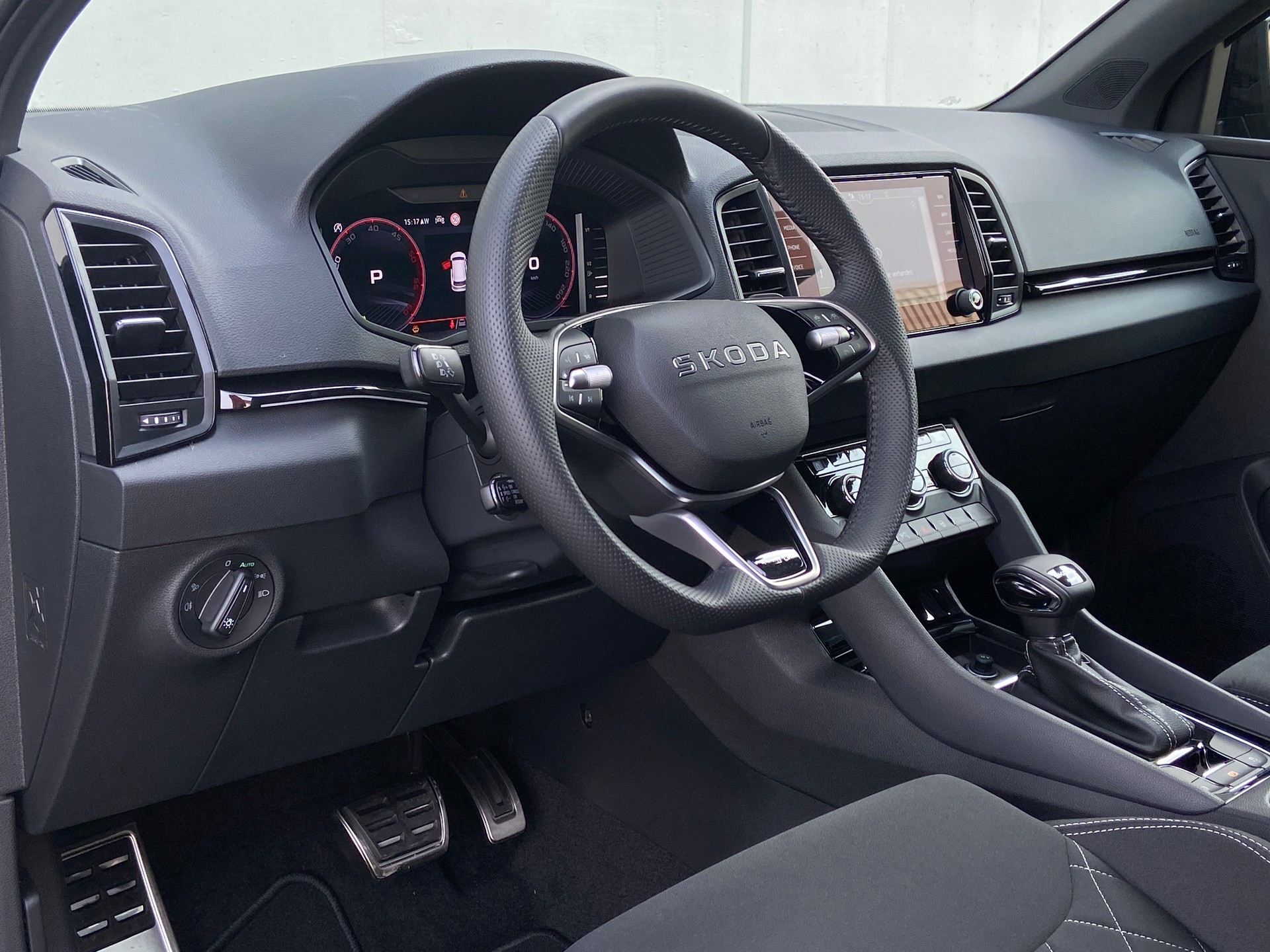 SKODA Karoq 2.0 TDI CR Sport Line 4x4 DSG-image-5