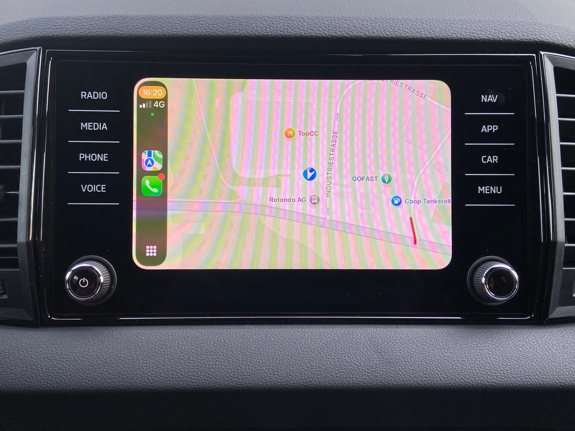 SKODA Karoq 2.0 TDI CR Sport Line 4x4 DSG-image-12