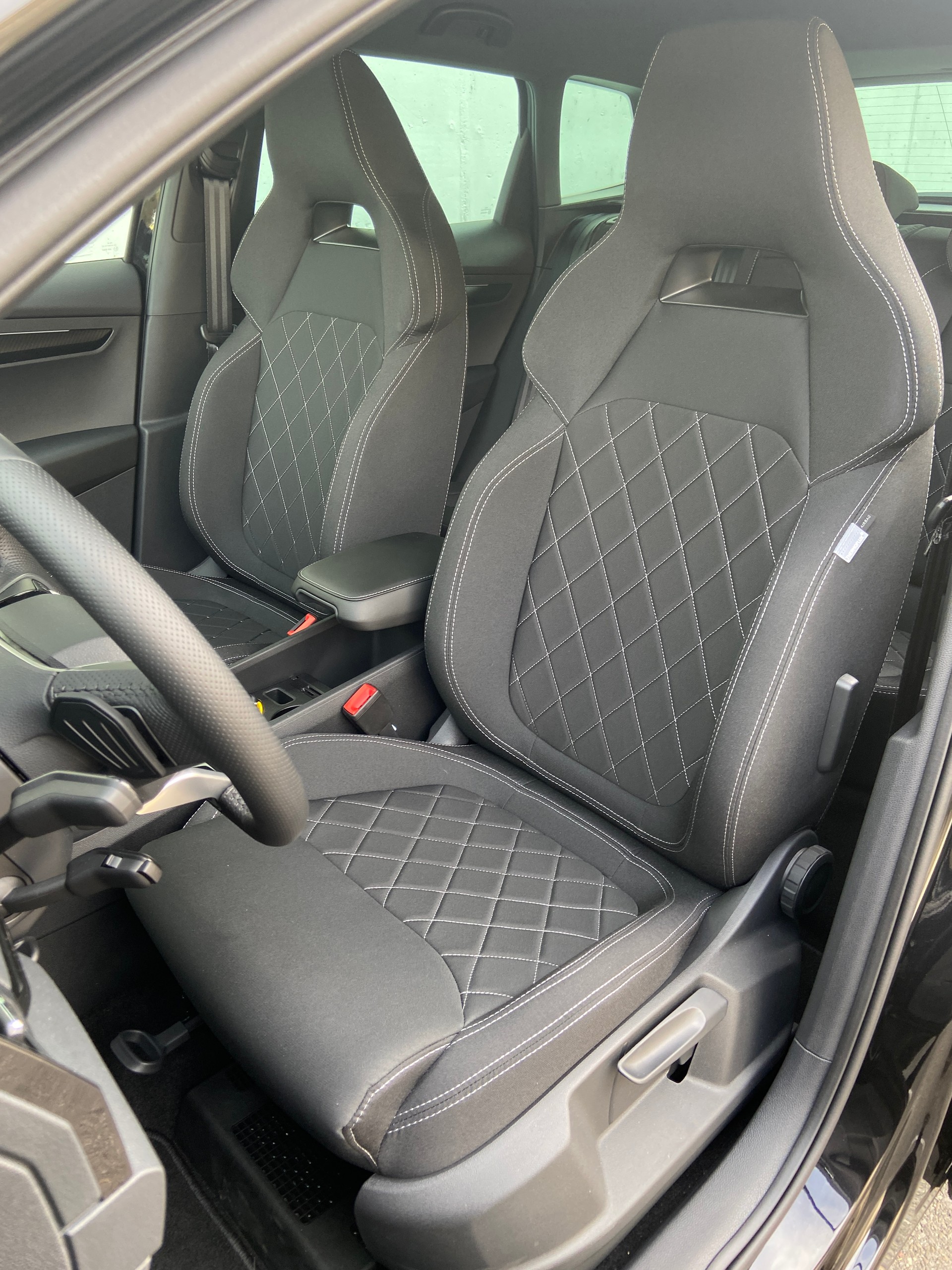 SKODA Karoq 2.0 TDI CR Sport Line 4x4 DSG-image-6
