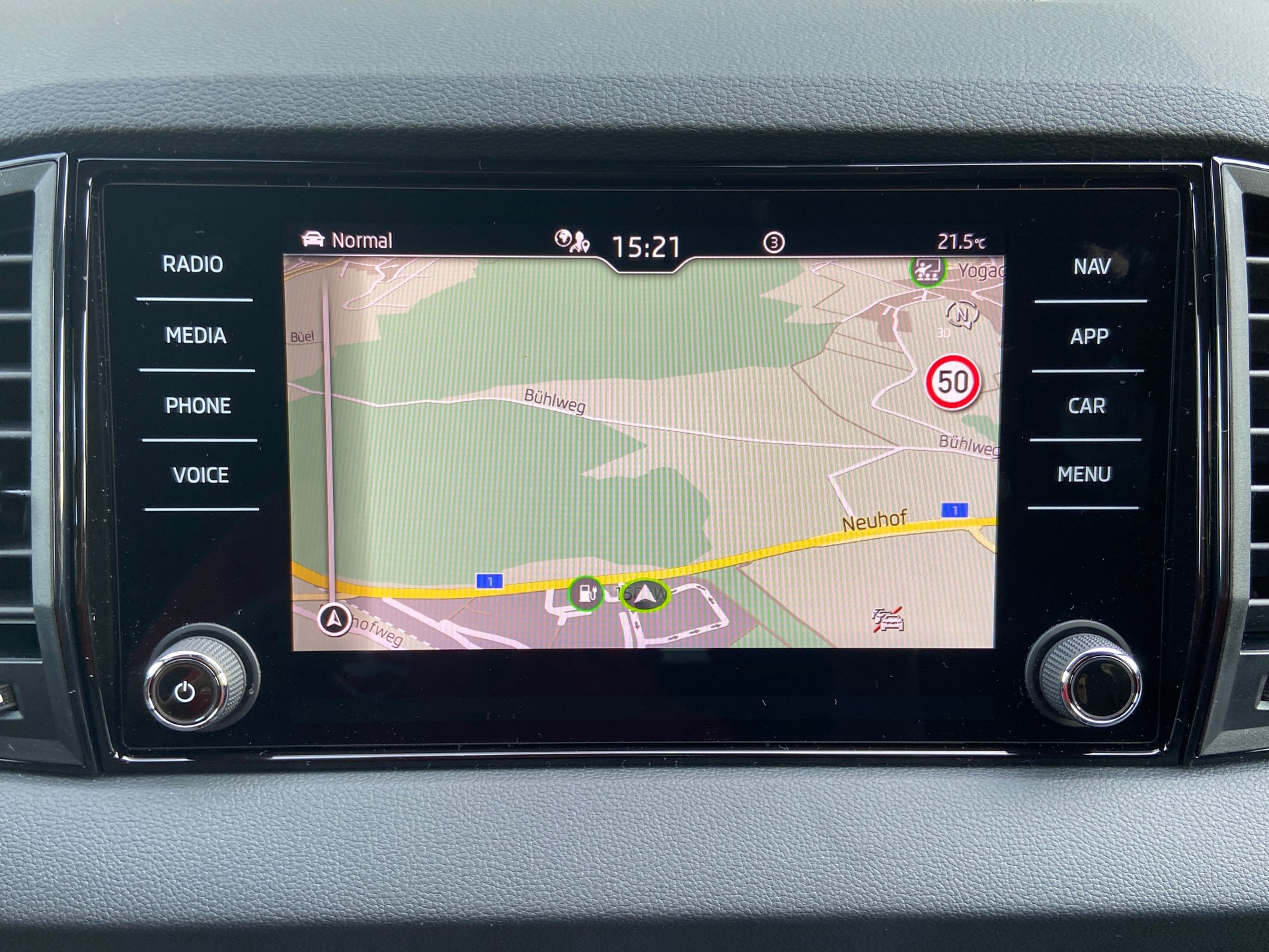 SKODA Karoq 2.0 TDI CR Sport Line 4x4 DSG-image-10