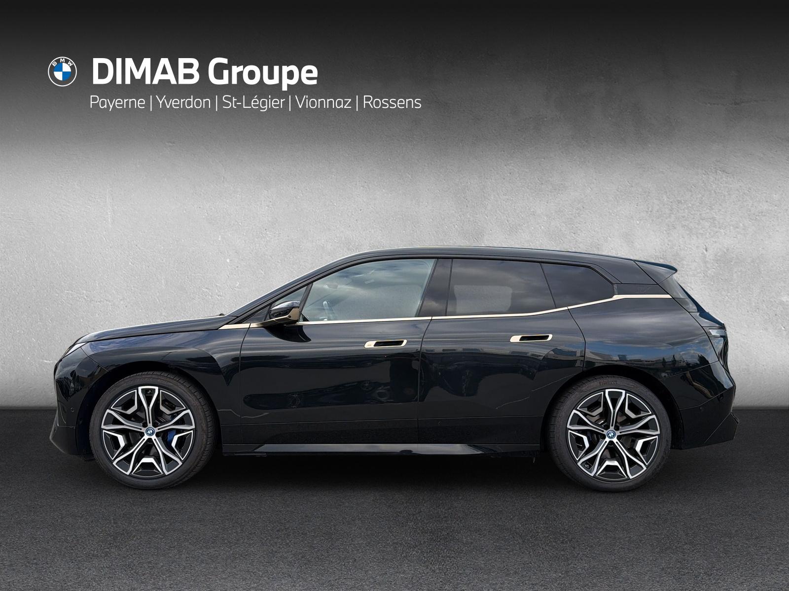 BMW iX xDrive40 M Sport Pro (CH) ** Action de Leasing à 0.9% ** 📍-showroom-element-1