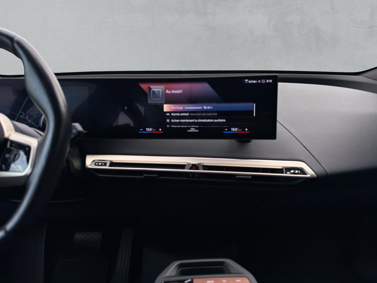 BMW iX xDrive40 M Sport Pro (CH) ** Action de Leasing à 0.9% ** 📍-image-18