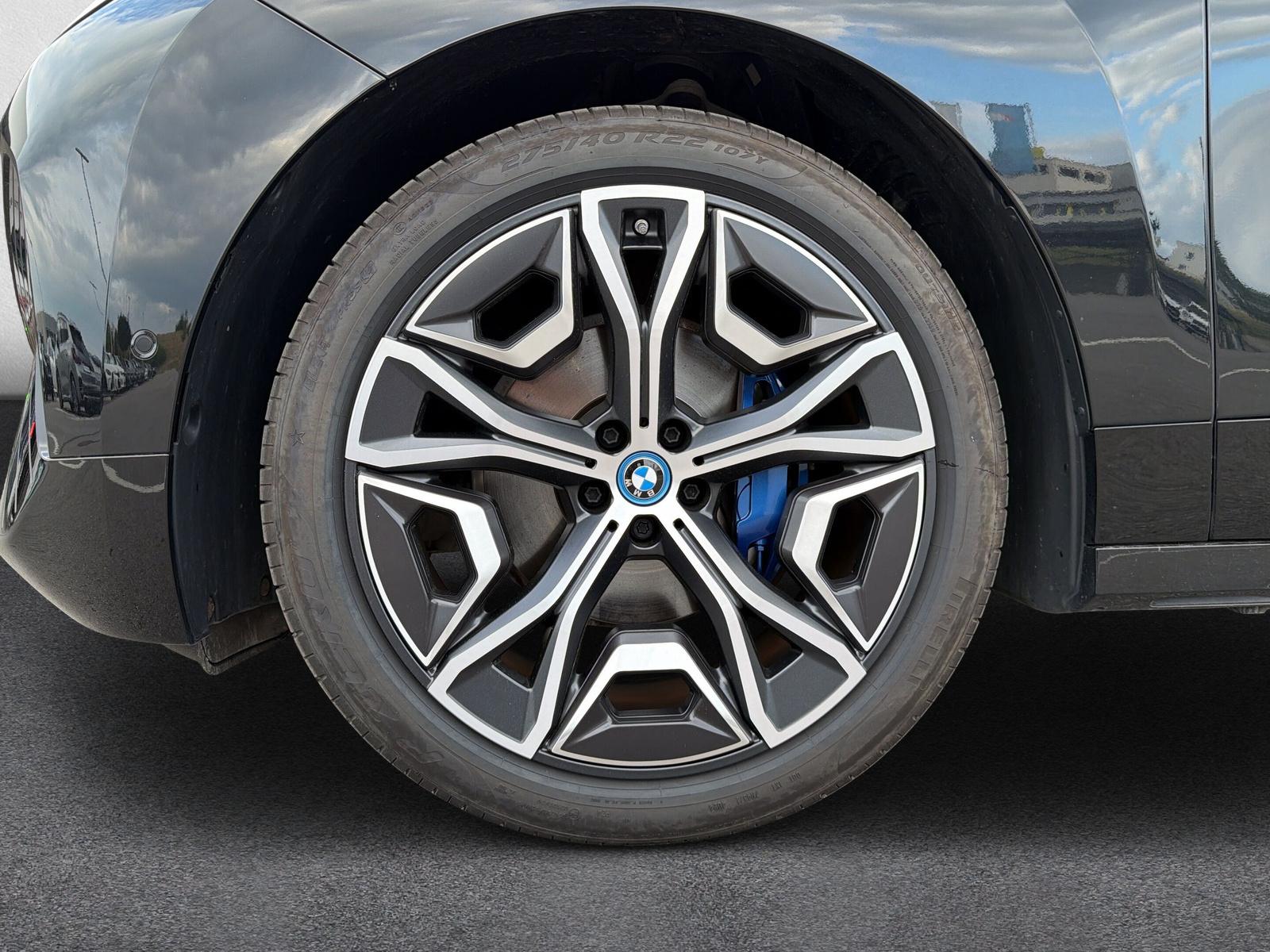 BMW iX xDrive40 M Sport Pro (CH) ** Action de Leasing à 0.9% ** 📍-image-9