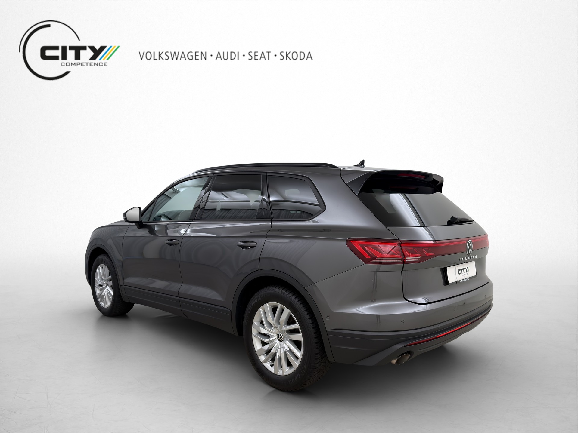 VW Touareg 3.0 V6 TDI 4Motion-image-1