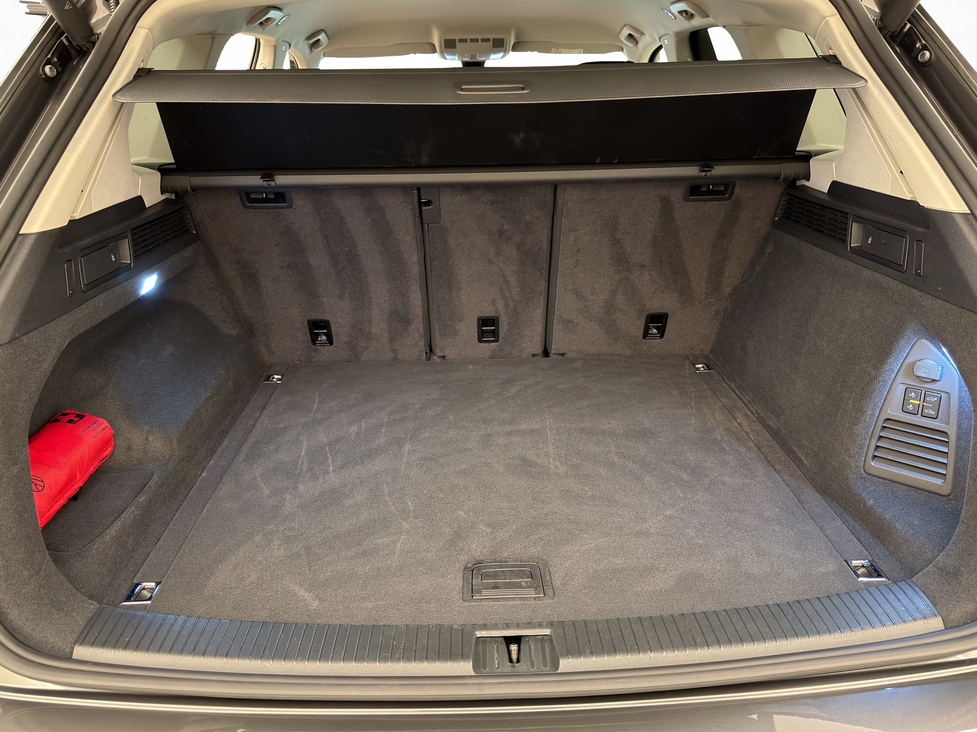 VW Touareg 3.0 V6 TDI 4Motion-image-12