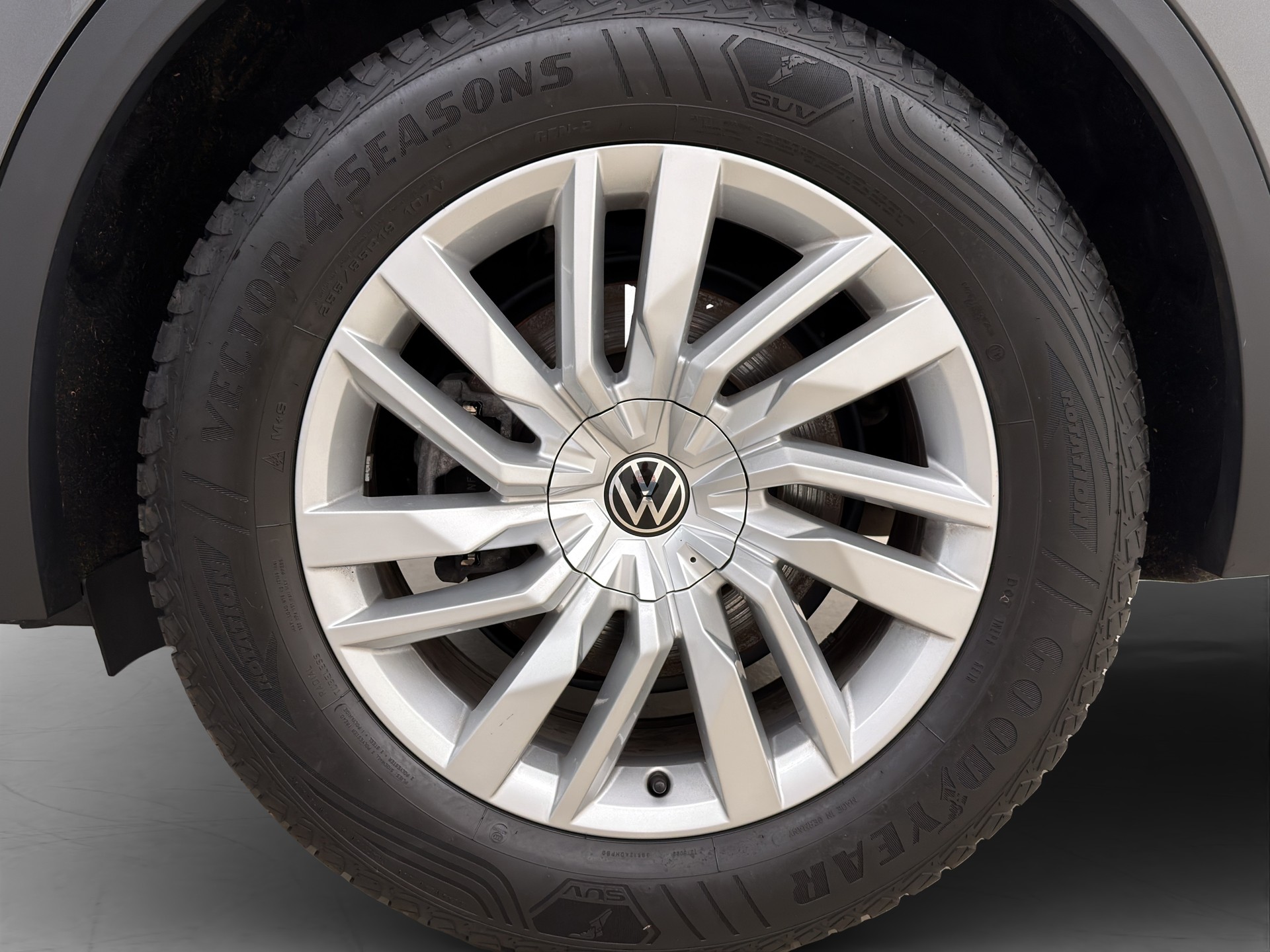 VW Touareg 3.0 V6 TDI 4Motion-image-15