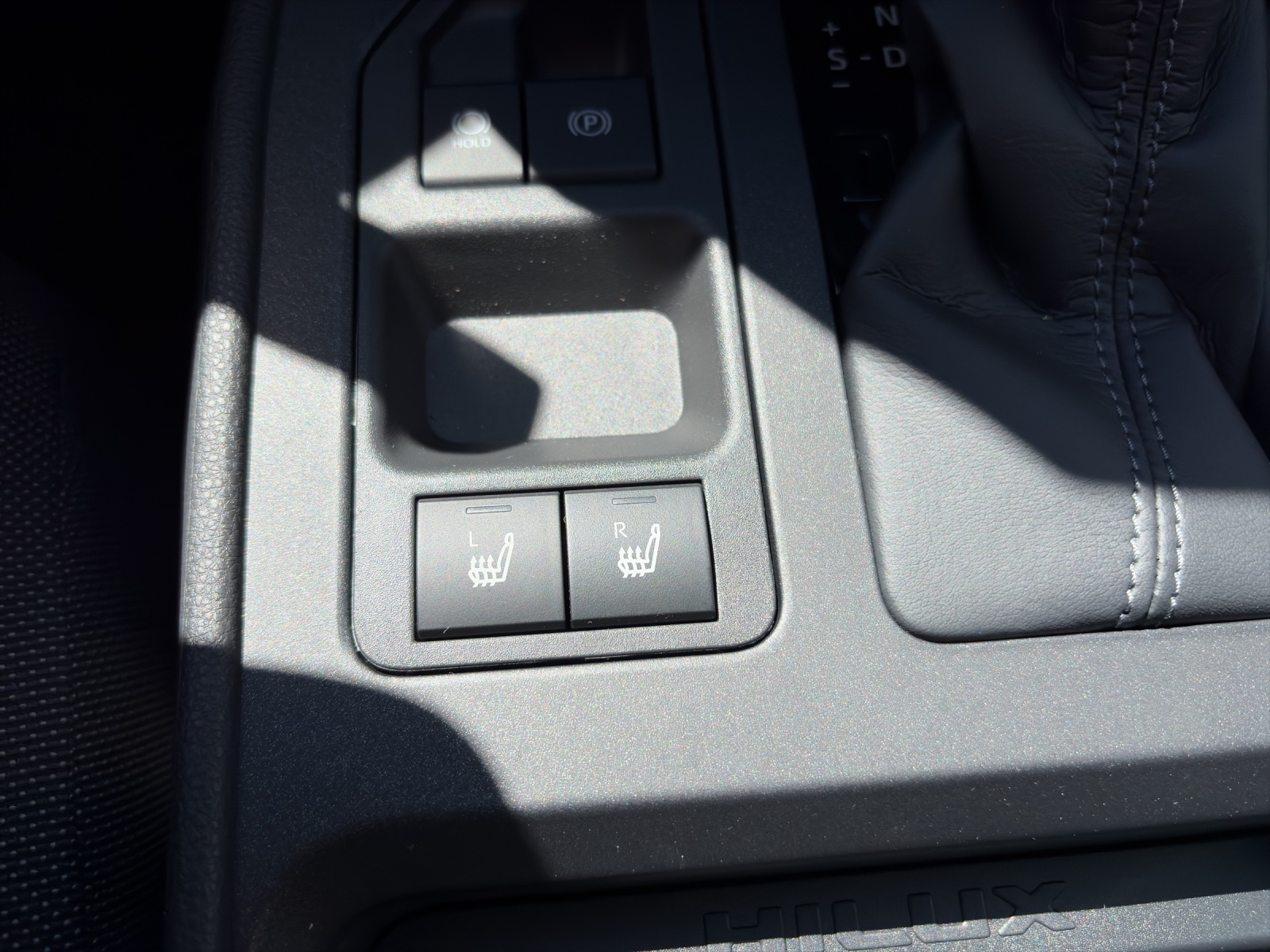 TOYOTA Hilux Double Cab.-Pick-up 2.8 D-4D MHEV 204 Advanced-image-17