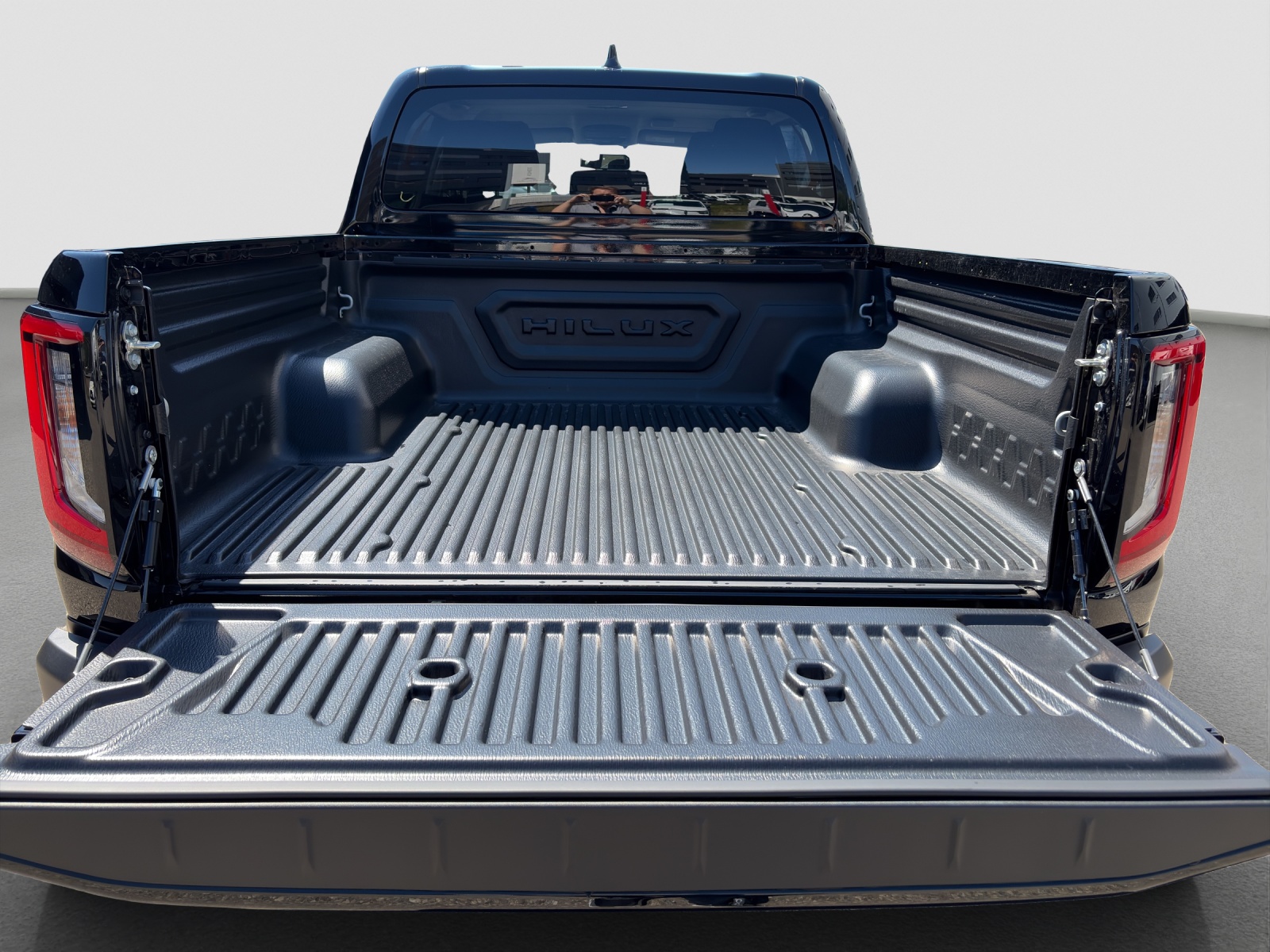 TOYOTA Hilux Double Cab.-Pick-up 2.8 D-4D MHEV 204 Advanced-image-10