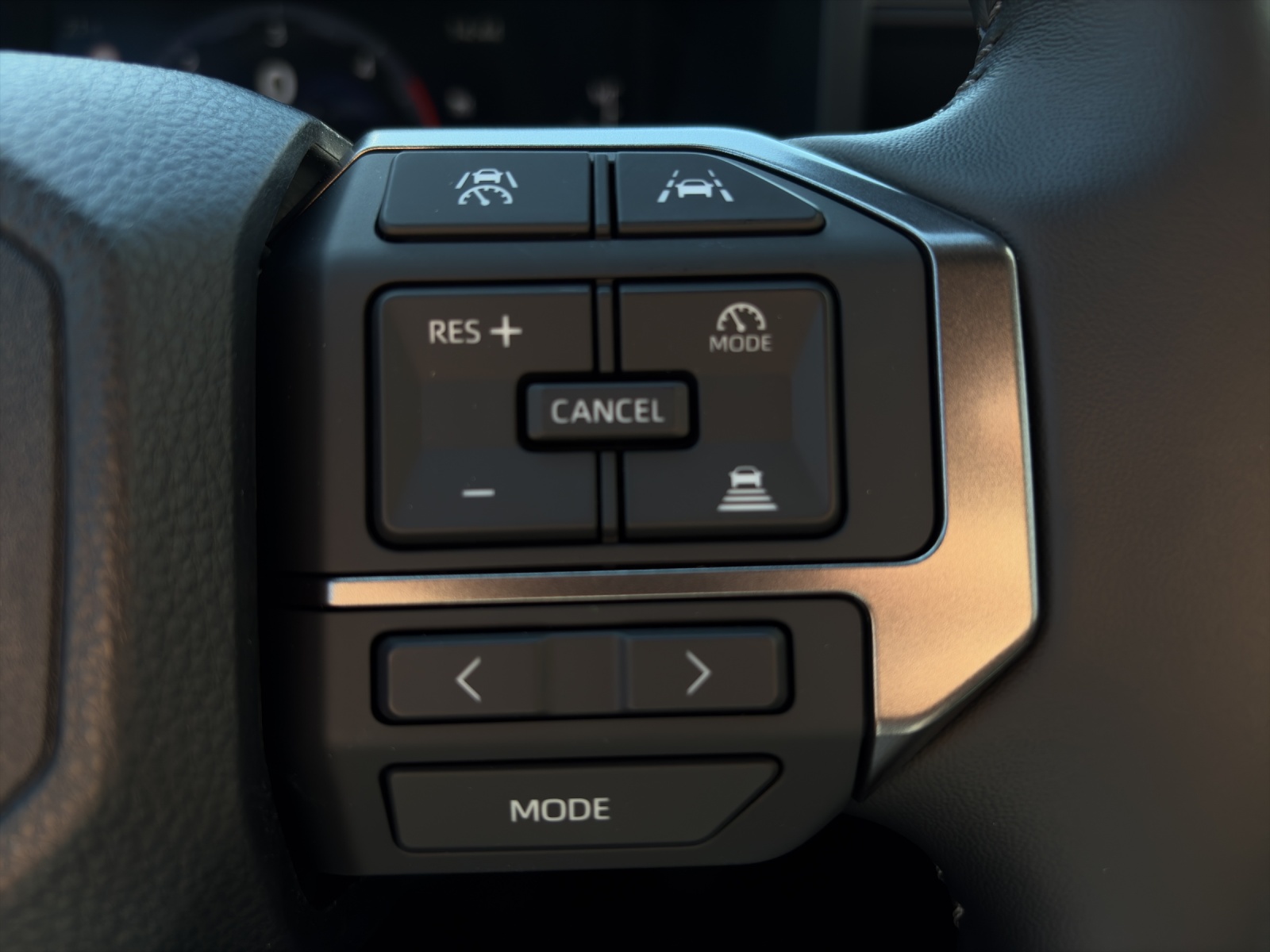 TOYOTA Hilux Double Cab.-Pick-up 2.8 D-4D MHEV 204 Advanced-image-15
