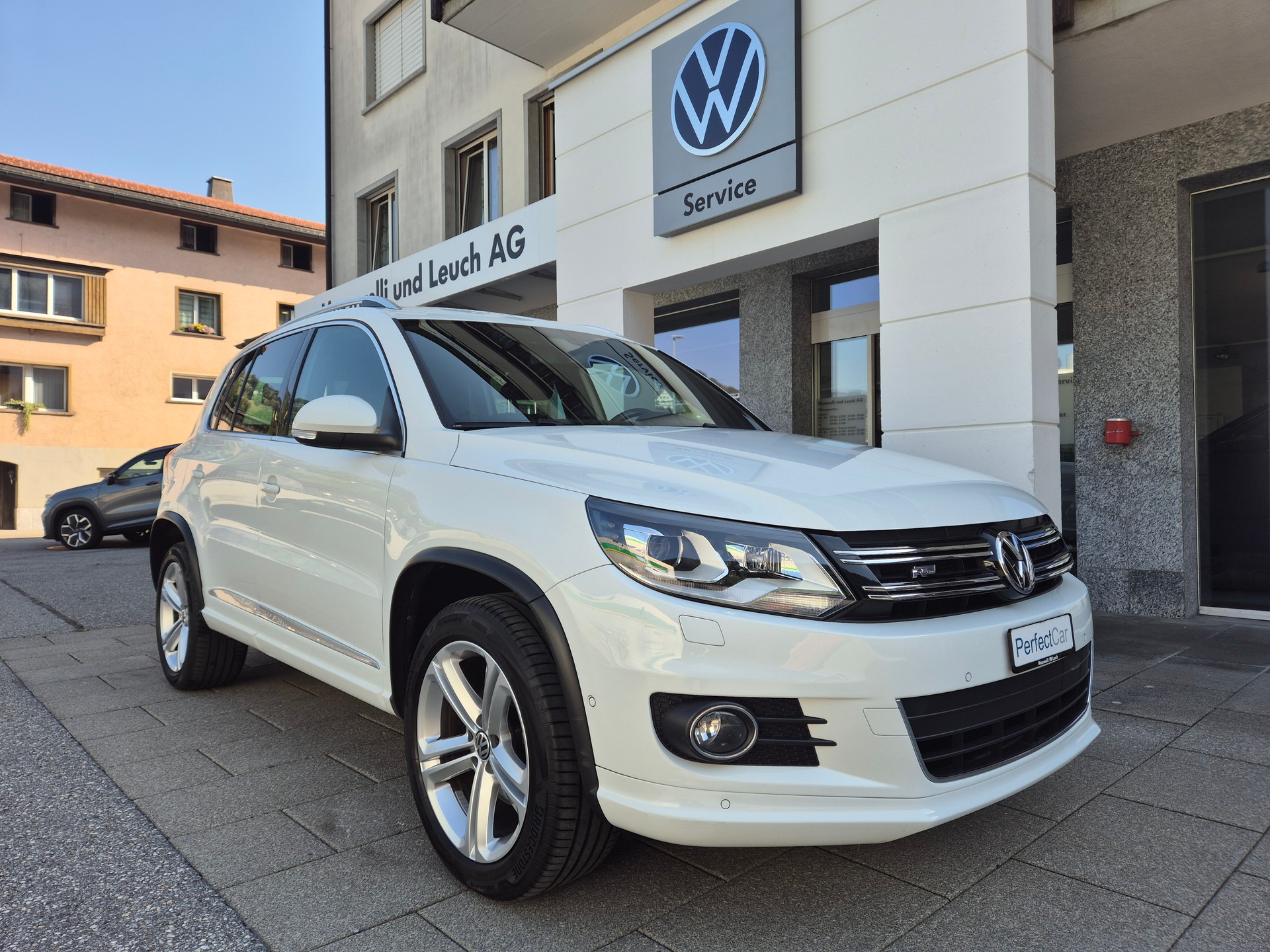 VW Tiguan 2.0 TSI R-Line Design 4Motion DSG-image-0