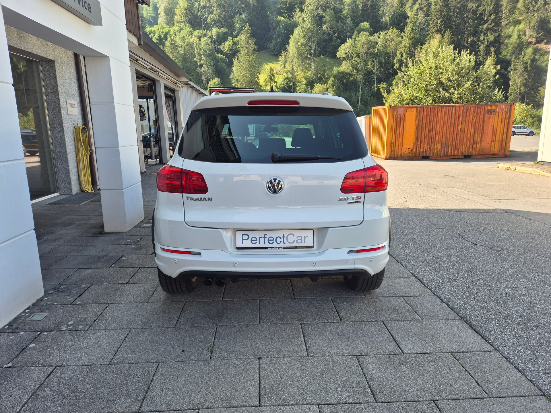 VW Tiguan 2.0 TSI R-Line Design 4Motion DSG-image-4