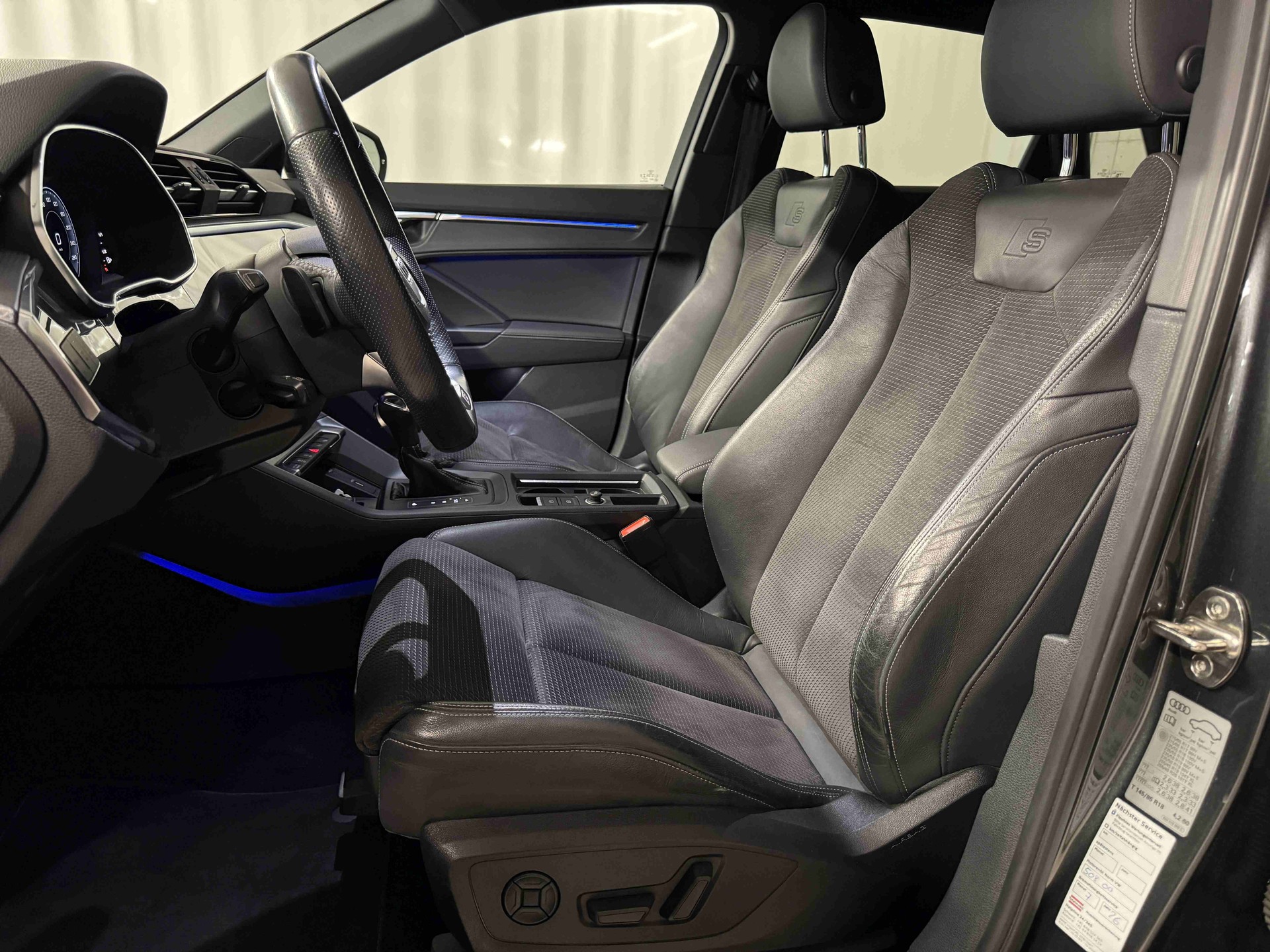 AUDI Q3 45 TFSI S line quattro S-tronic-image-7