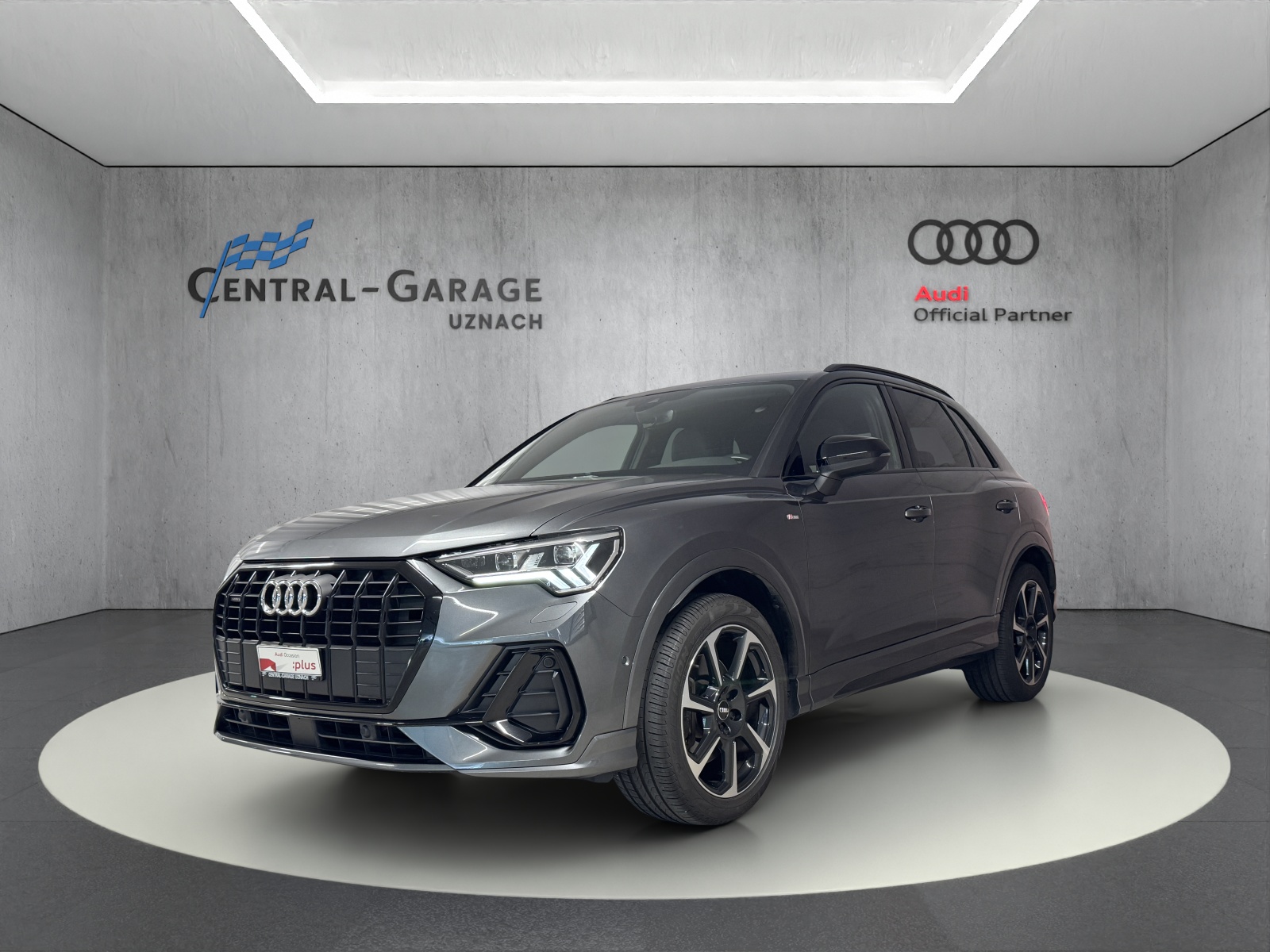 AUDI Q3 45 TFSI S line quattro S-tronic-image-0