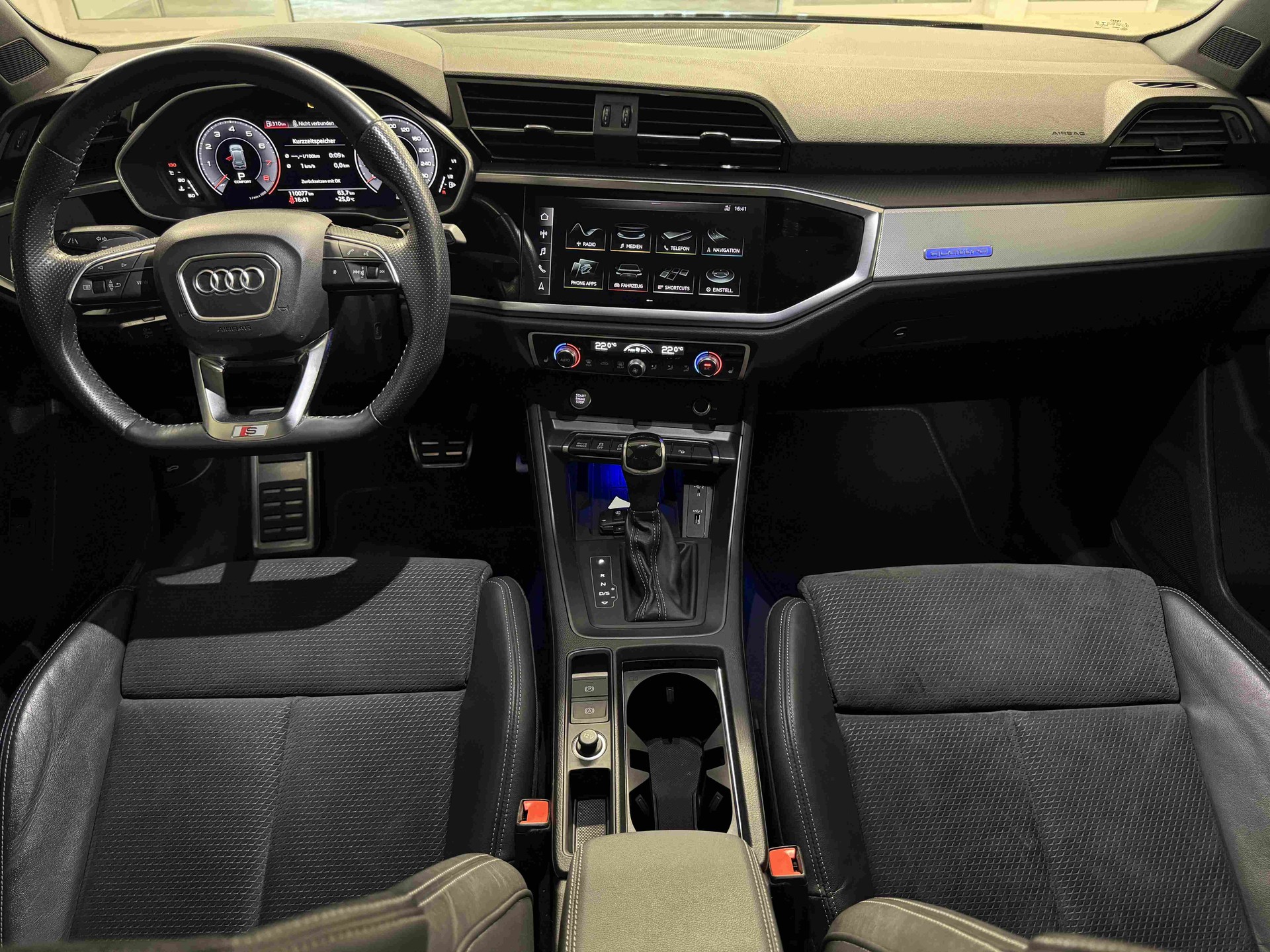 AUDI Q3 45 TFSI S line quattro S-tronic-image-8