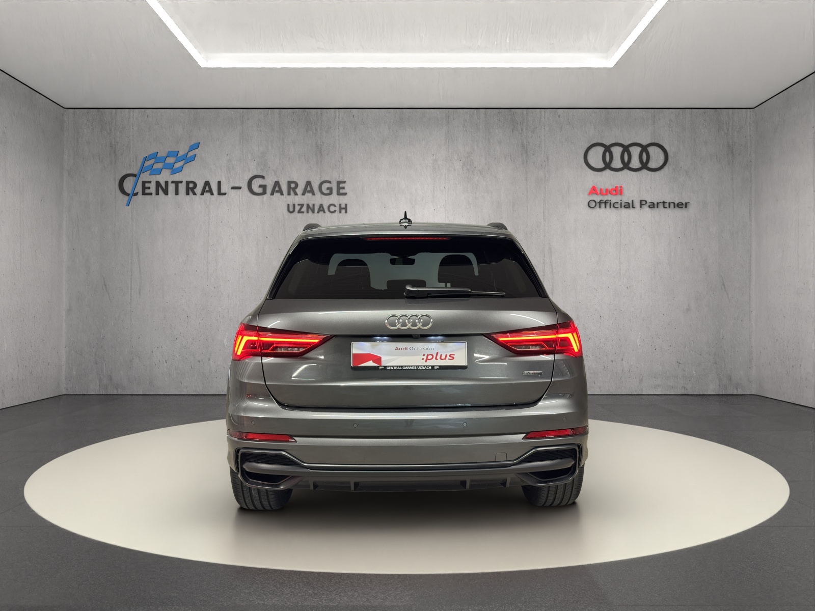 AUDI Q3 45 TFSI S line quattro S-tronic-image-3