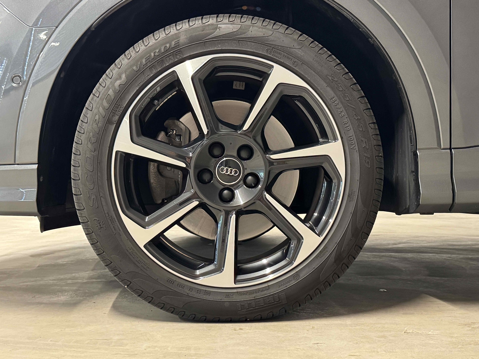 AUDI Q3 45 TFSI S line quattro S-tronic-image-16