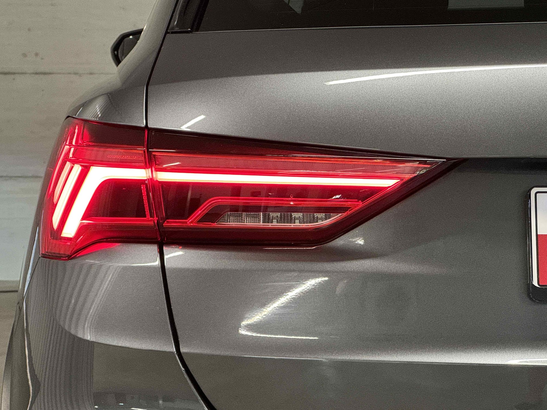 AUDI Q3 45 TFSI S line quattro S-tronic-image-4