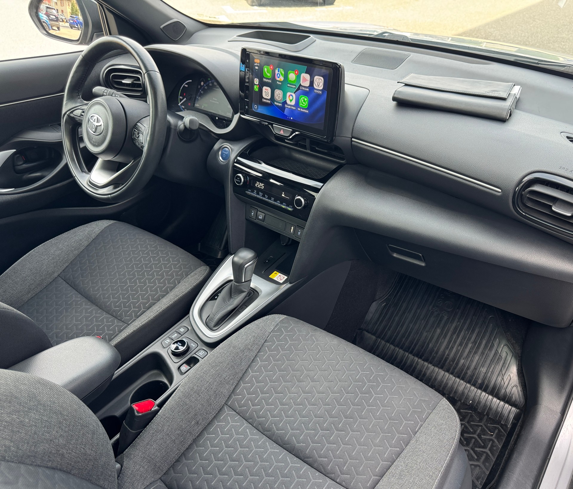 TOYOTA Yaris Cross 1.5 Trend e-CVT AWDi-image-11