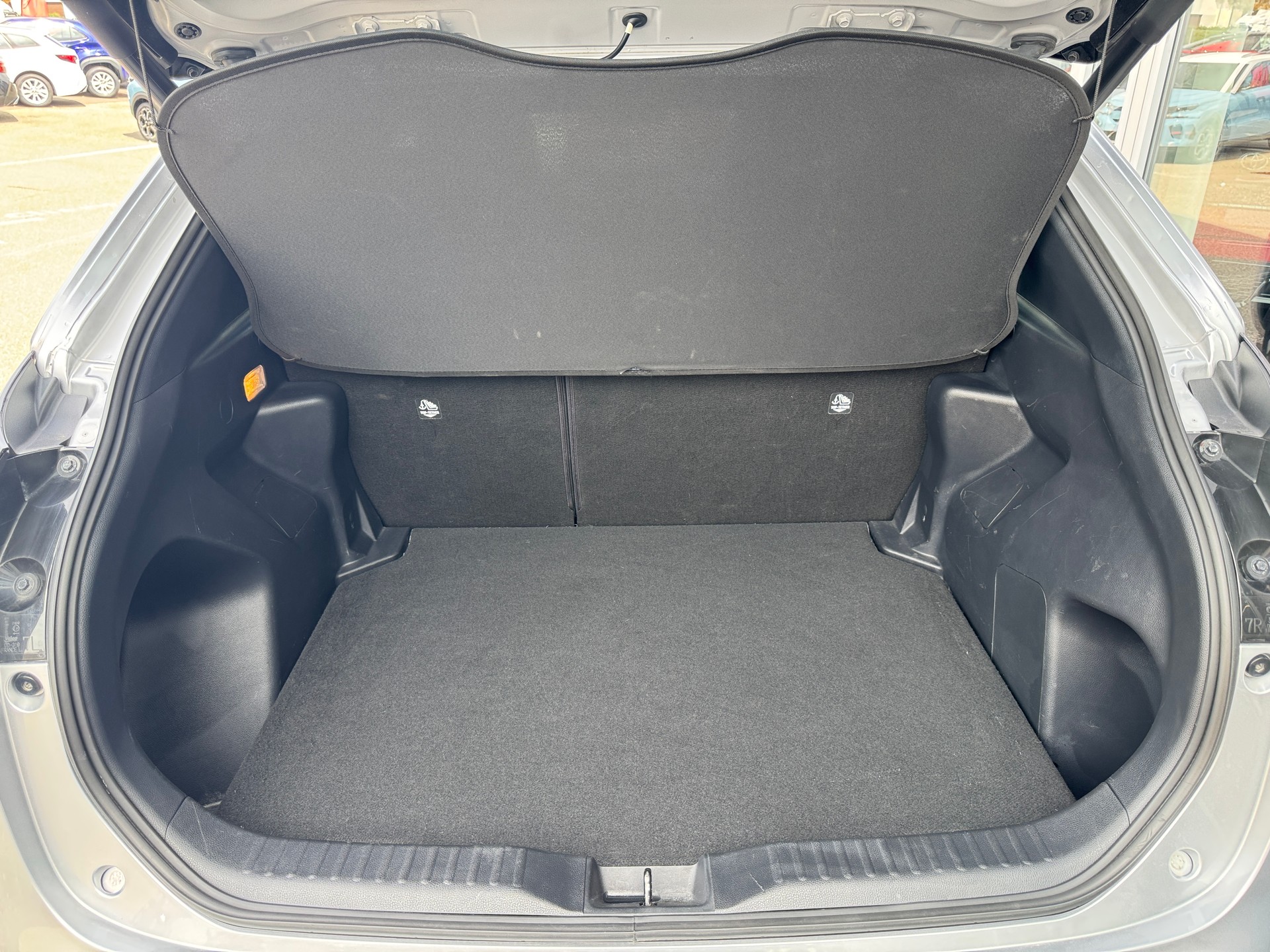 TOYOTA Yaris Cross 1.5 Trend e-CVT AWDi-image-8