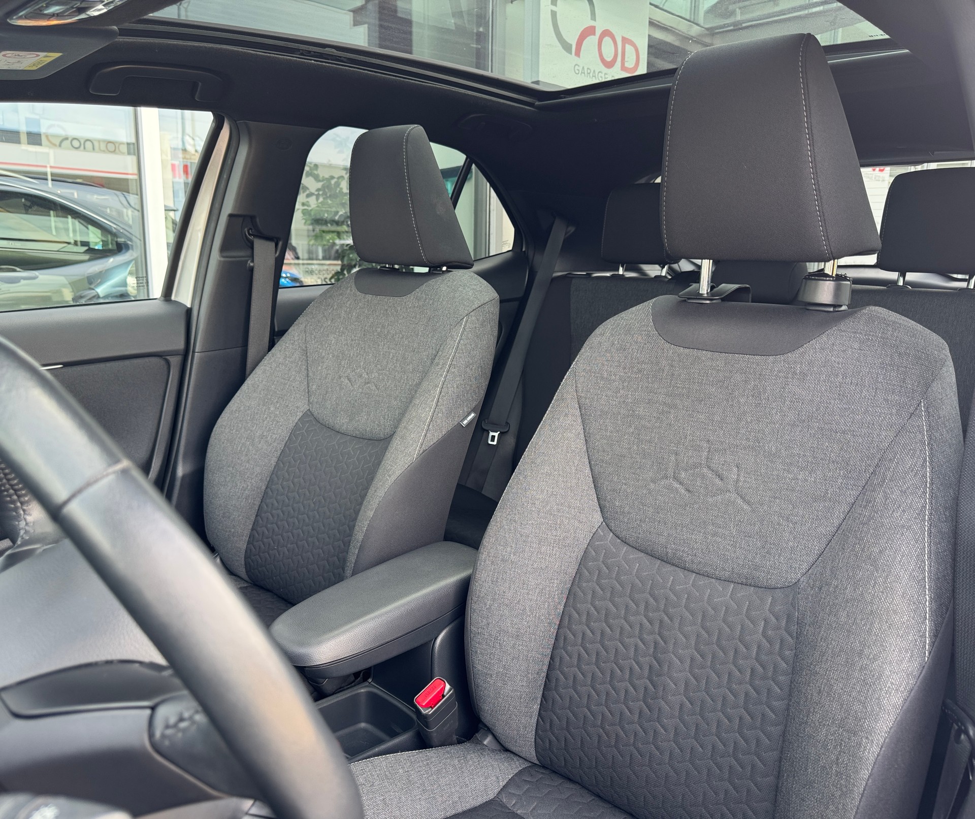 TOYOTA Yaris Cross 1.5 Trend e-CVT AWDi-image-12
