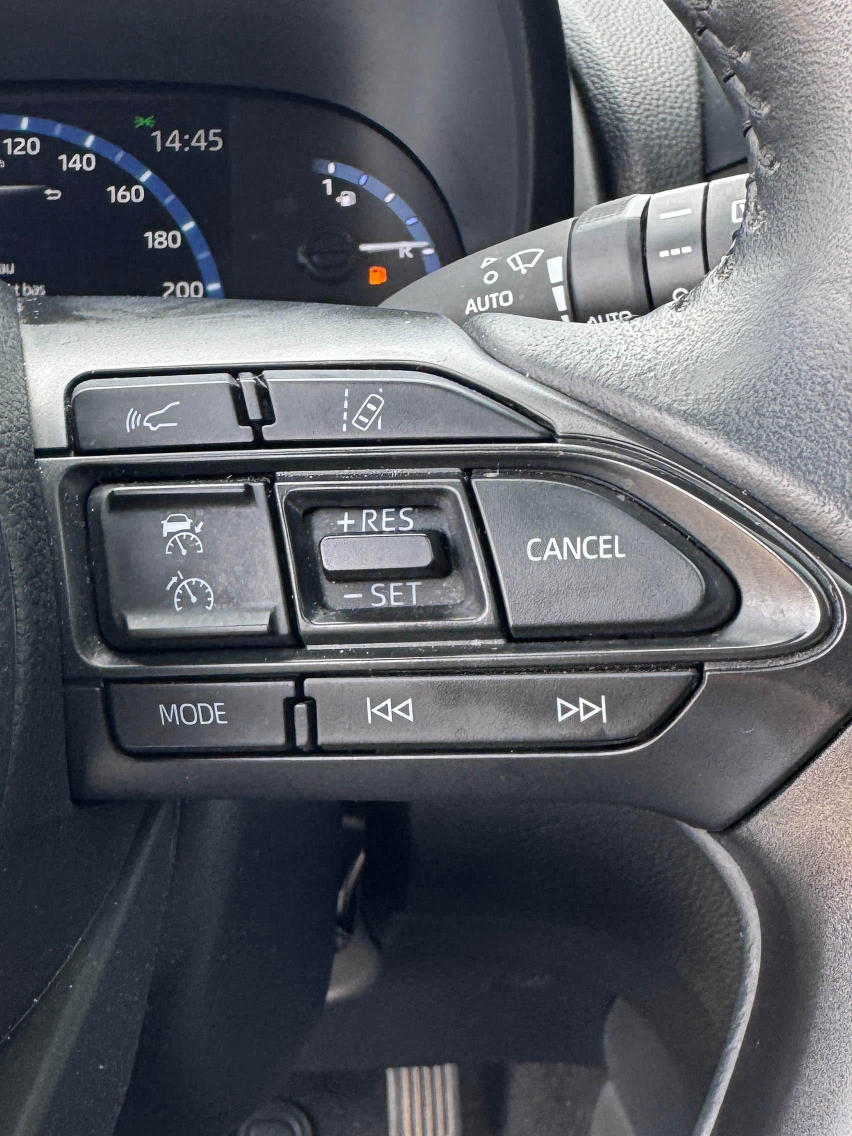TOYOTA Yaris Cross 1.5 Trend e-CVT AWDi-image-18