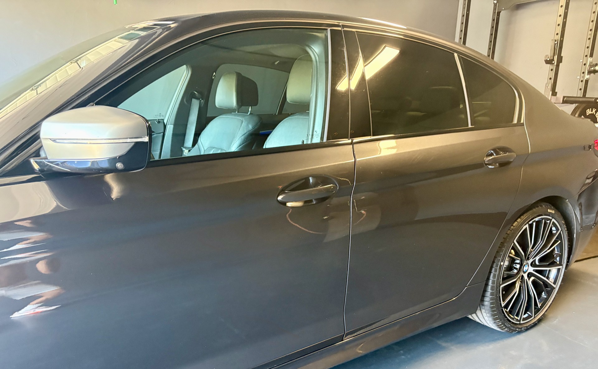 BMW M550i xDrive SAG-image-12