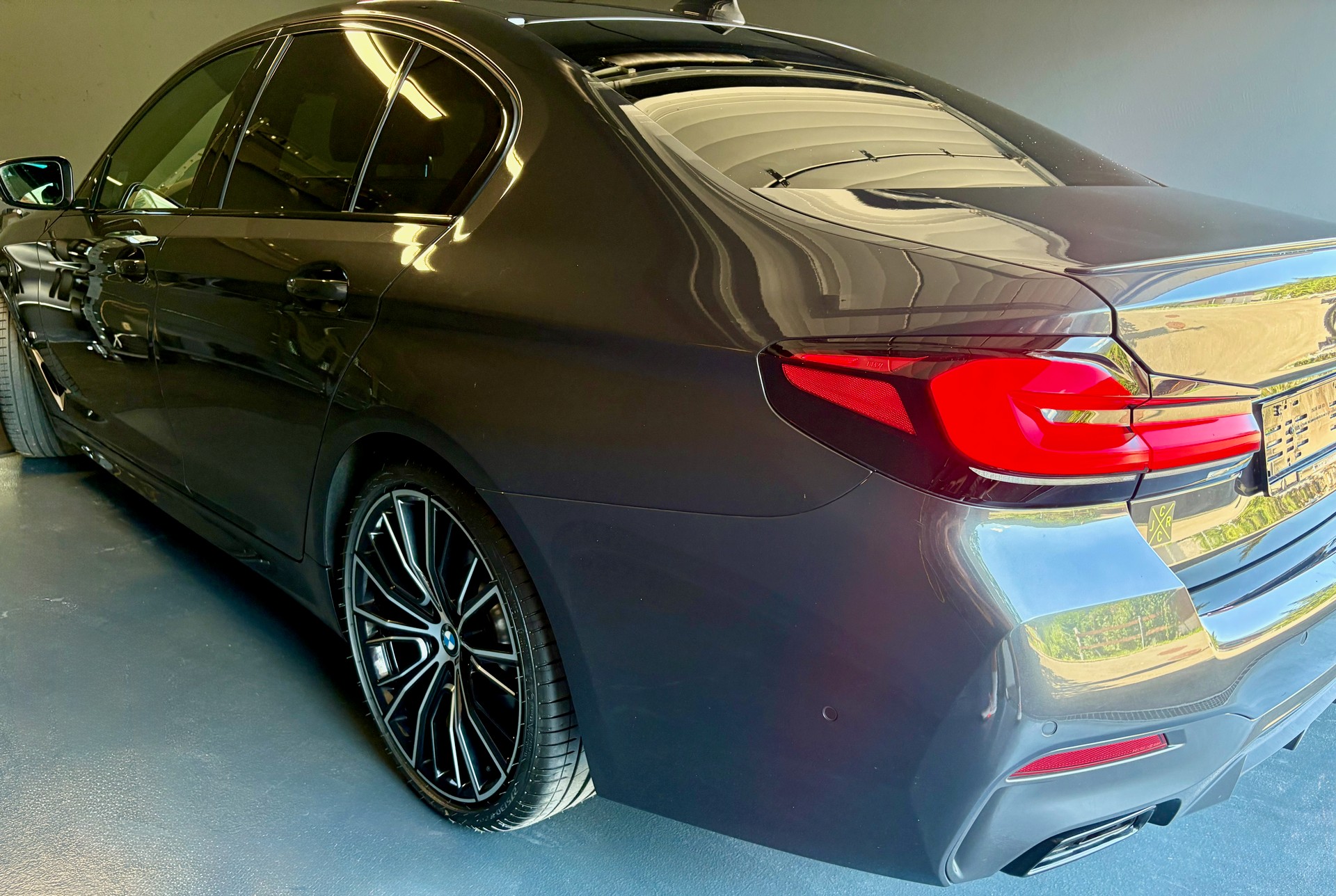 BMW M550i xDrive SAG-image-17