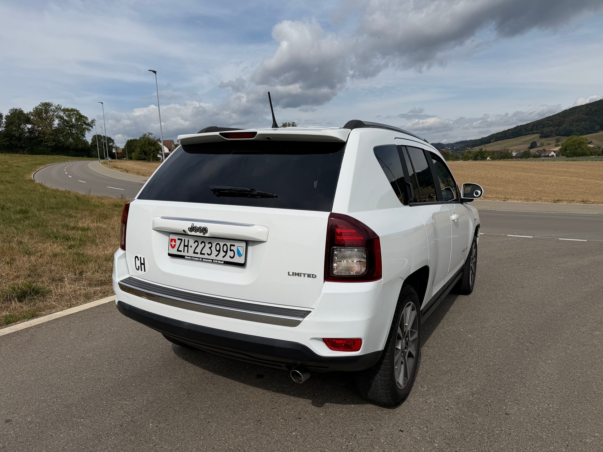 JEEP Compass 2.4 Limited Automatic-image-2