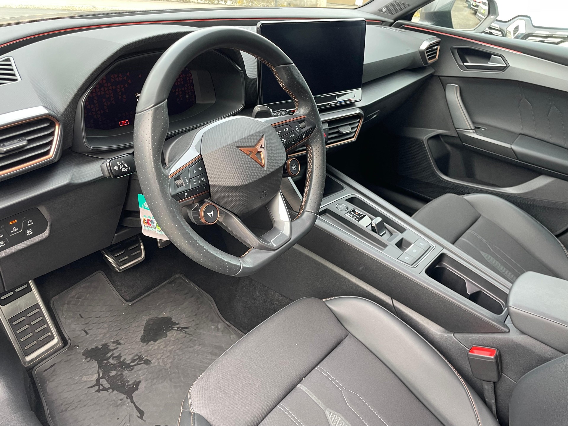 CUPRA Leon ST 2.0 TSI 310 VZ 4Drive DSG-image-9