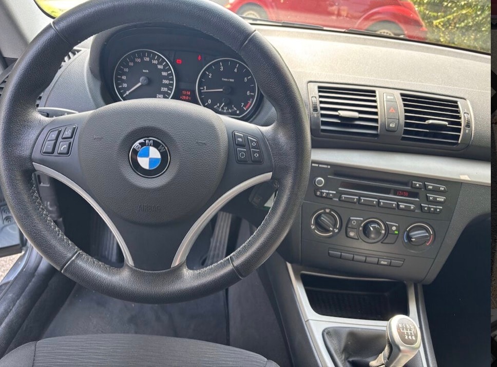 BMW 116i-image-2