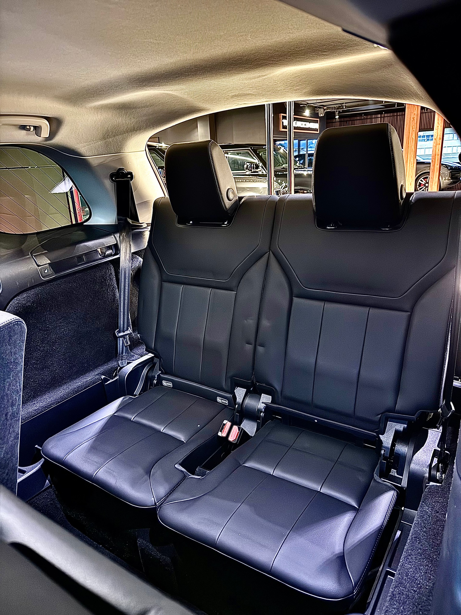 LAND ROVER Discovery 3.0 SDV6 HSE Automatic-image-7