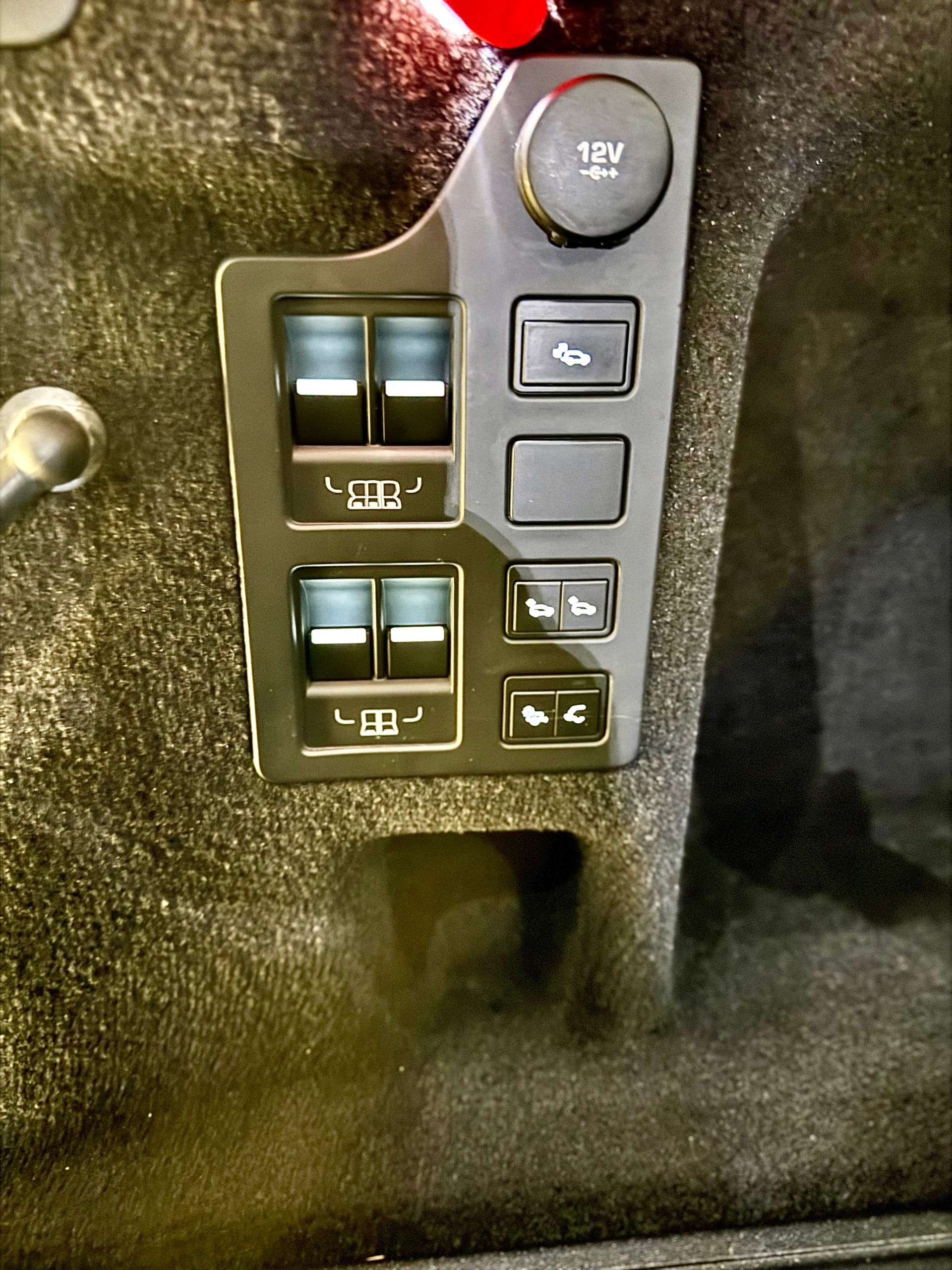 LAND ROVER Discovery 3.0 SDV6 HSE Automatic-image-10