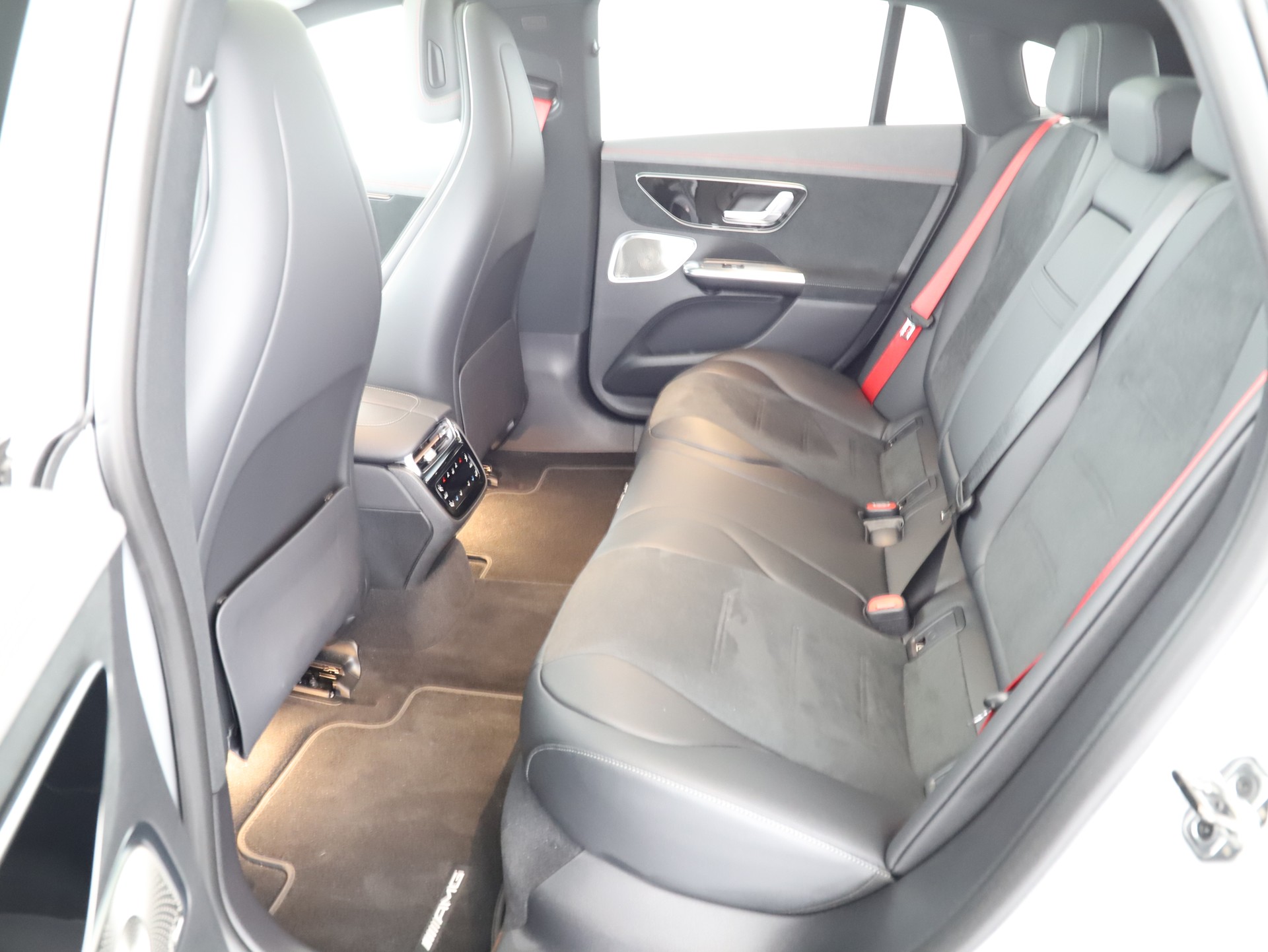 MERCEDES-BENZ EQE 43 AMG 4 Matic-image-12