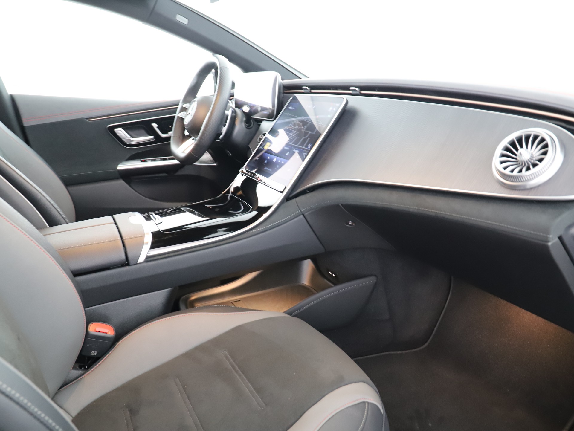 MERCEDES-BENZ EQE 43 AMG 4 Matic-image-9