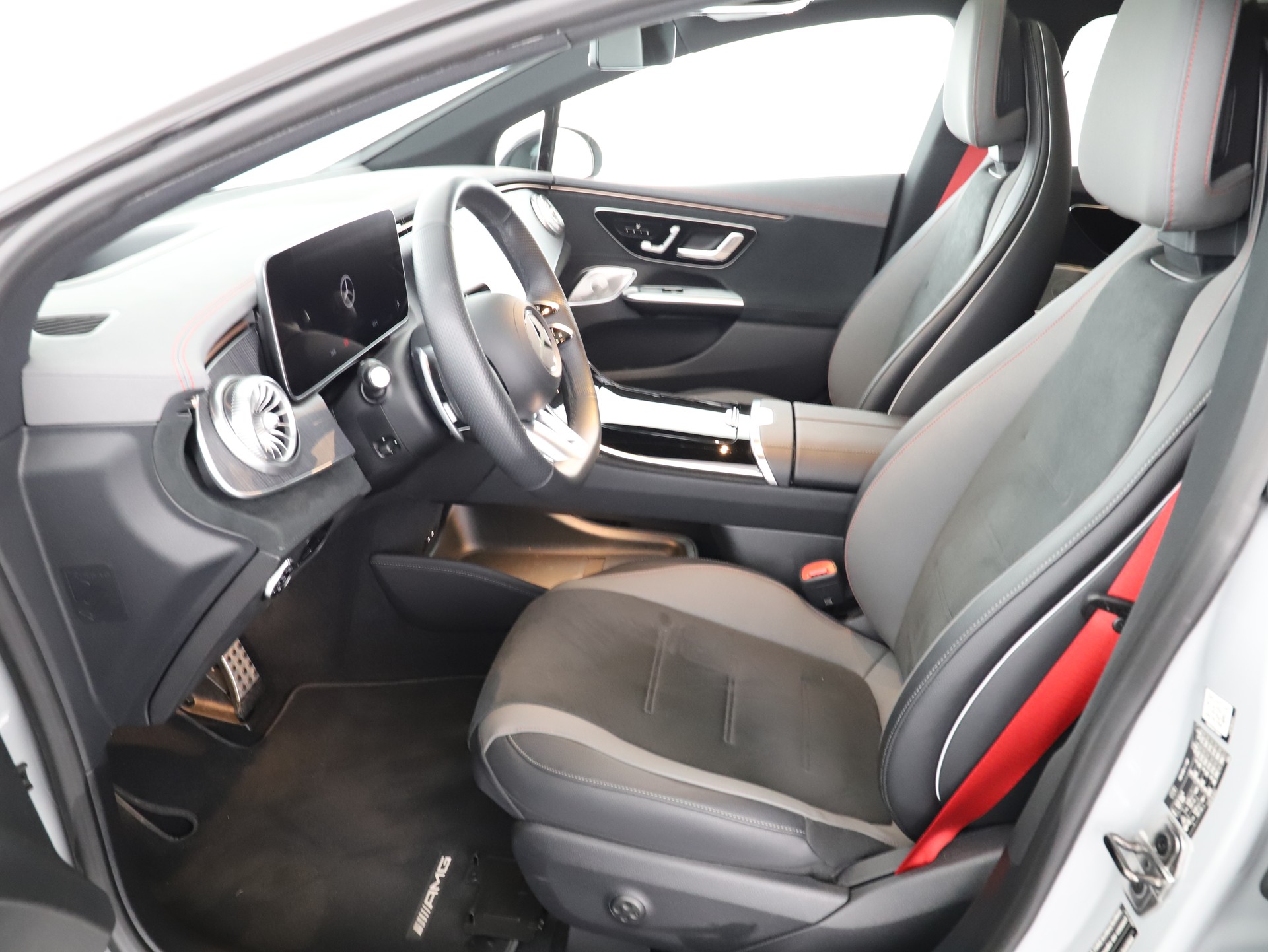 MERCEDES-BENZ EQE 43 AMG 4 Matic-image-8