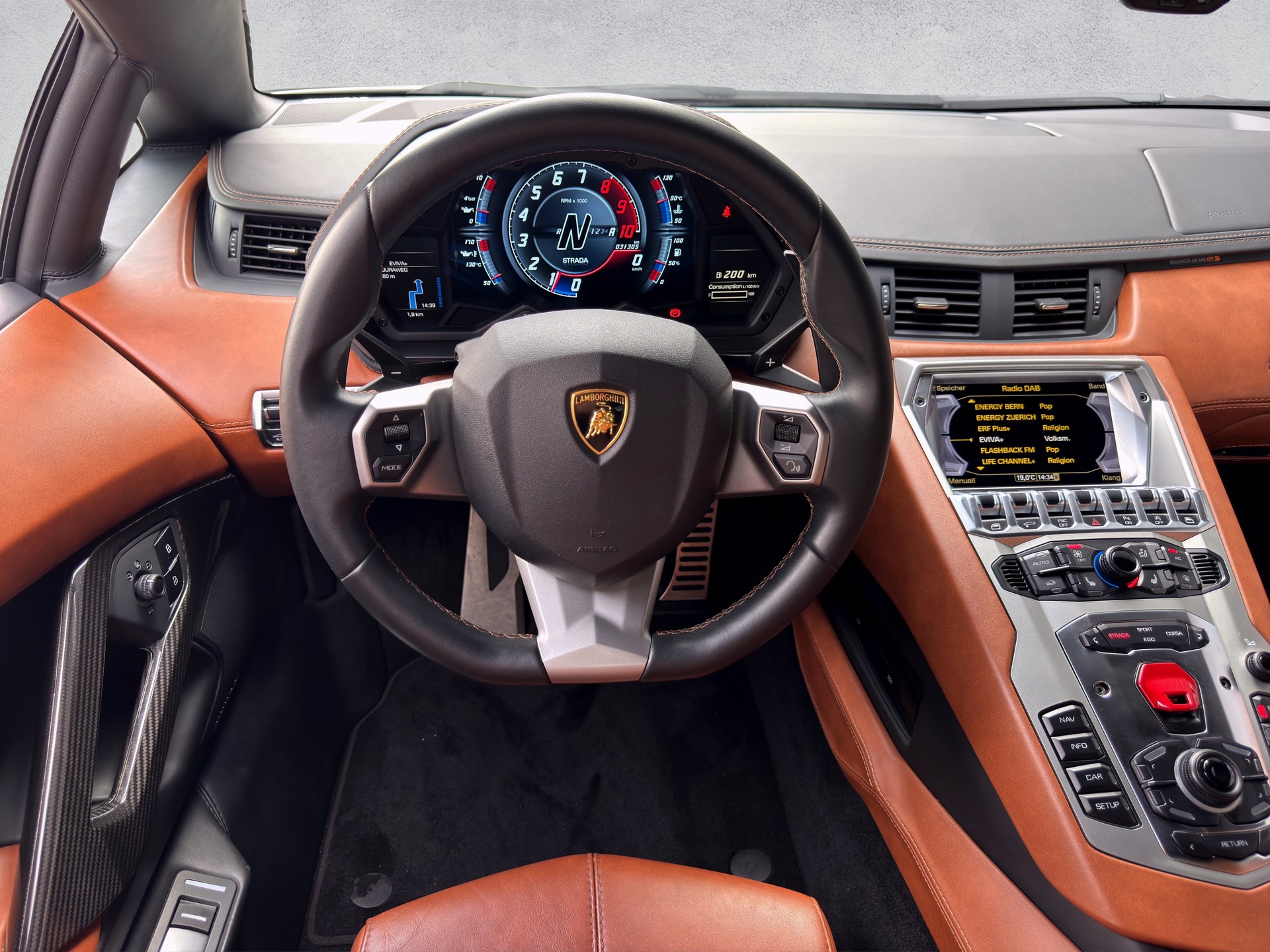 LAMBORGHINI Aventador S LP740-4 Coupé E-Gear-image-5