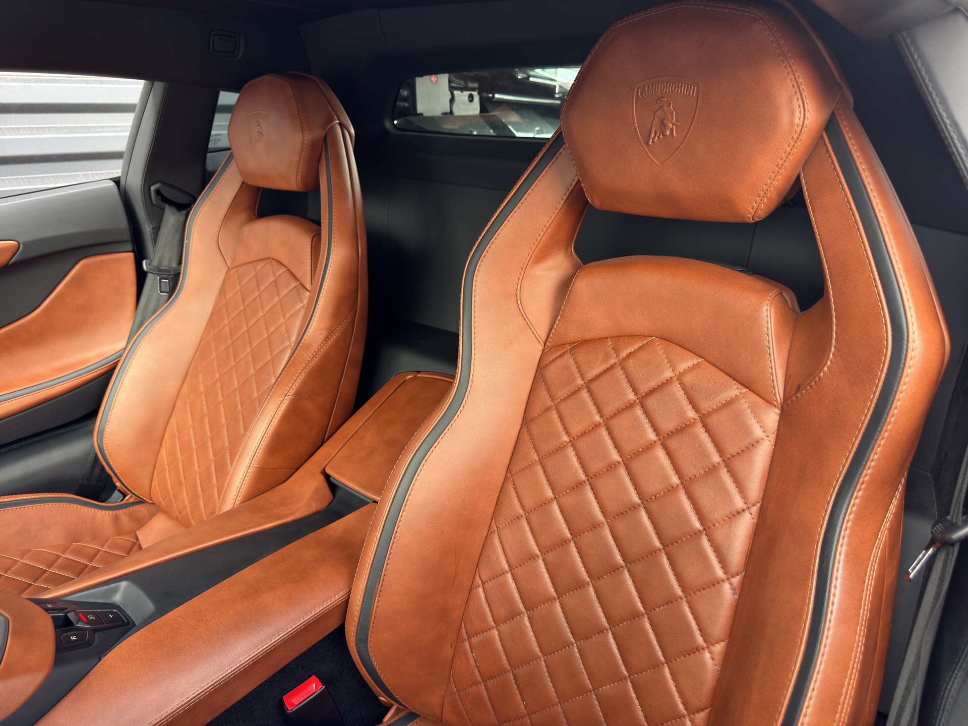 LAMBORGHINI Aventador S LP740-4 Coupé E-Gear-image-6