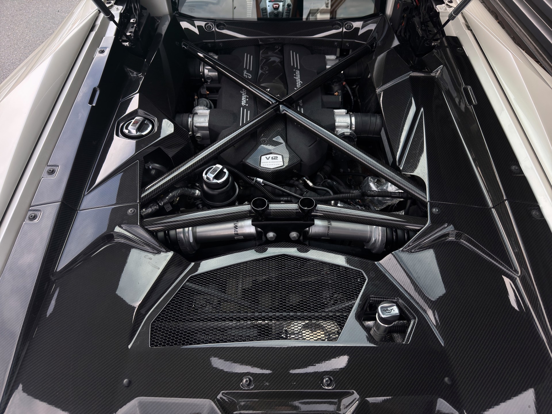 LAMBORGHINI Aventador S LP740-4 Coupé E-Gear-image-12