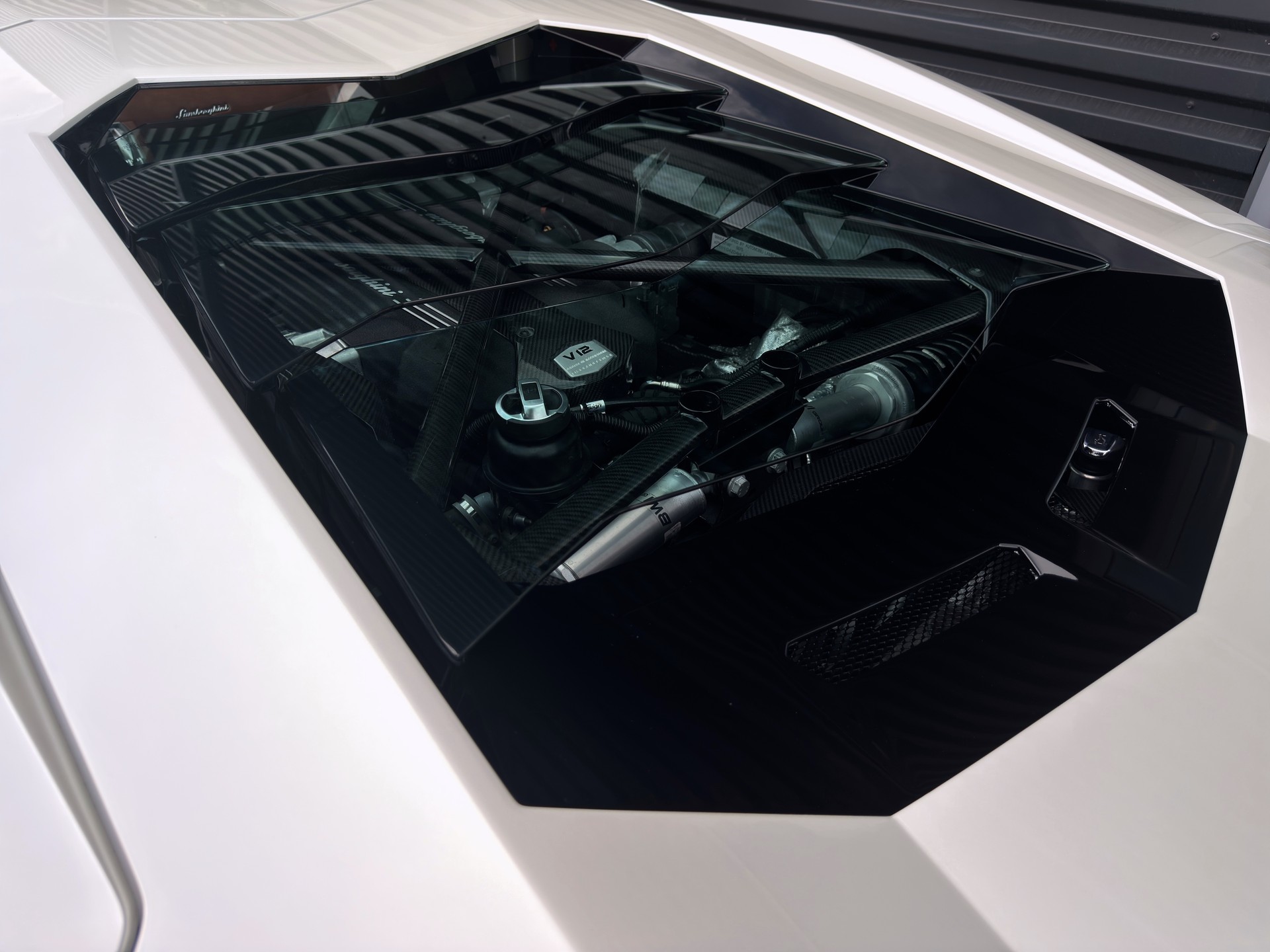 LAMBORGHINI Aventador S LP740-4 Coupé E-Gear-image-11