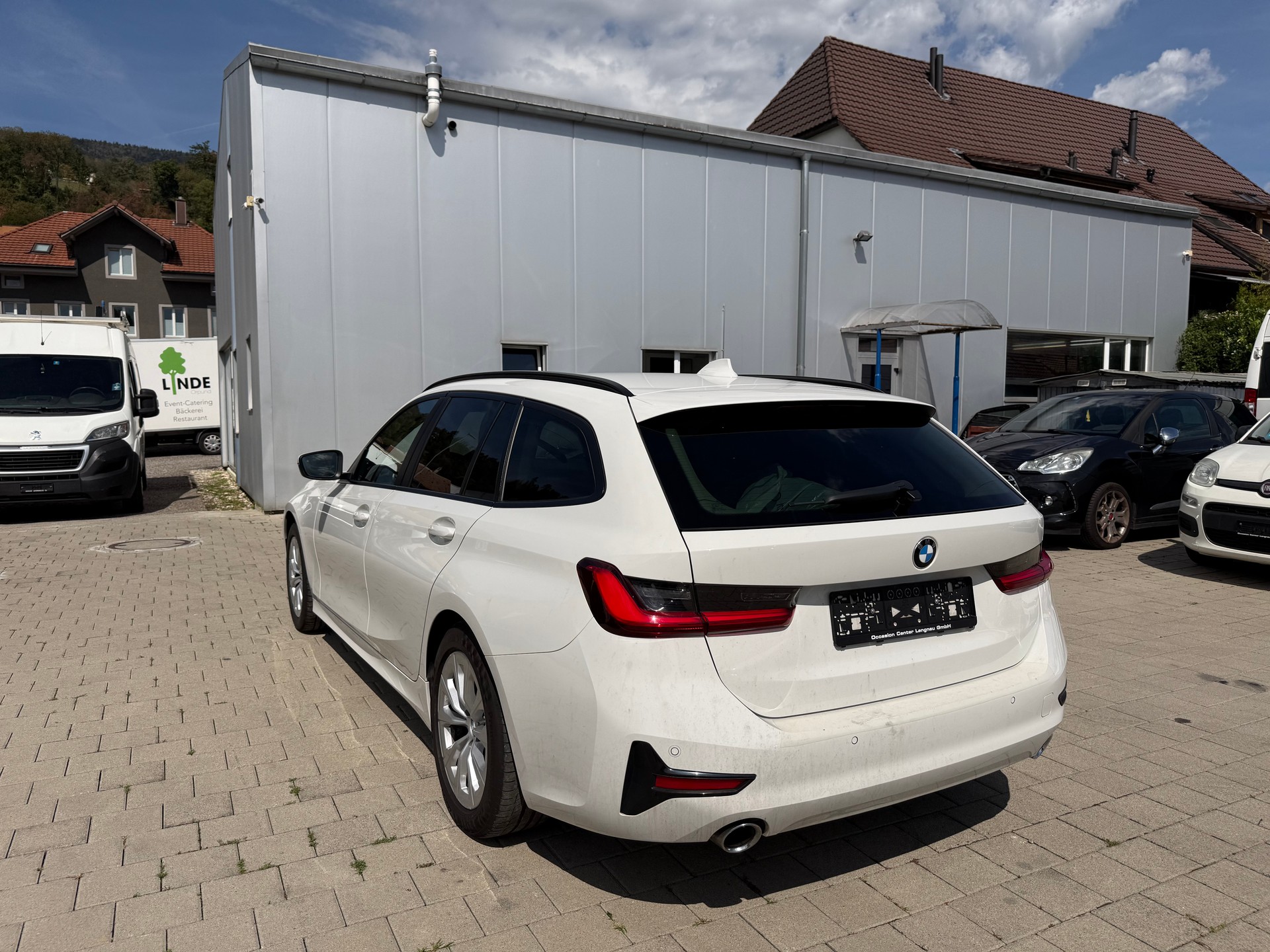 BMW 320d xDrive Touring Steptronic-image-7