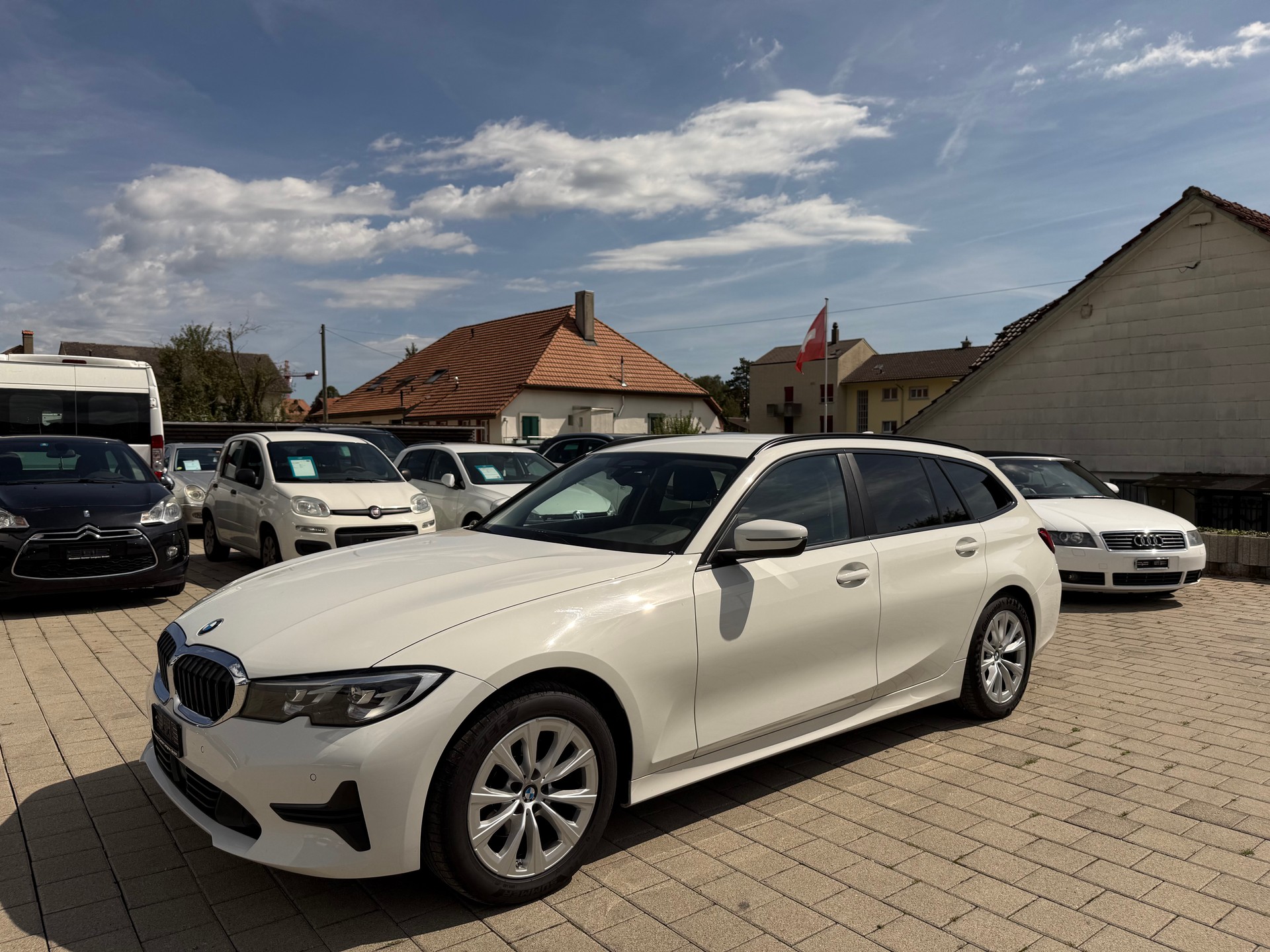 BMW 320d xDrive Touring Steptronic-image-10