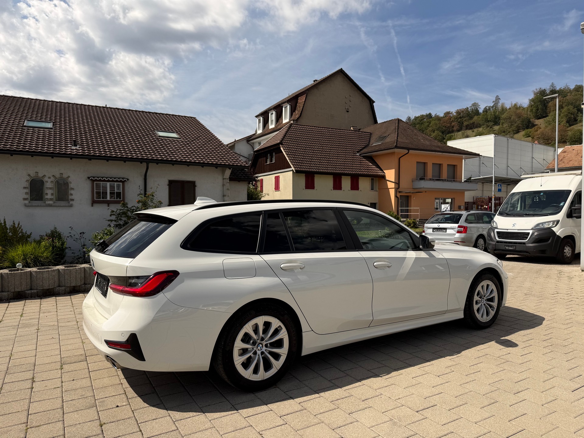 BMW 320d xDrive Touring Steptronic-image-4