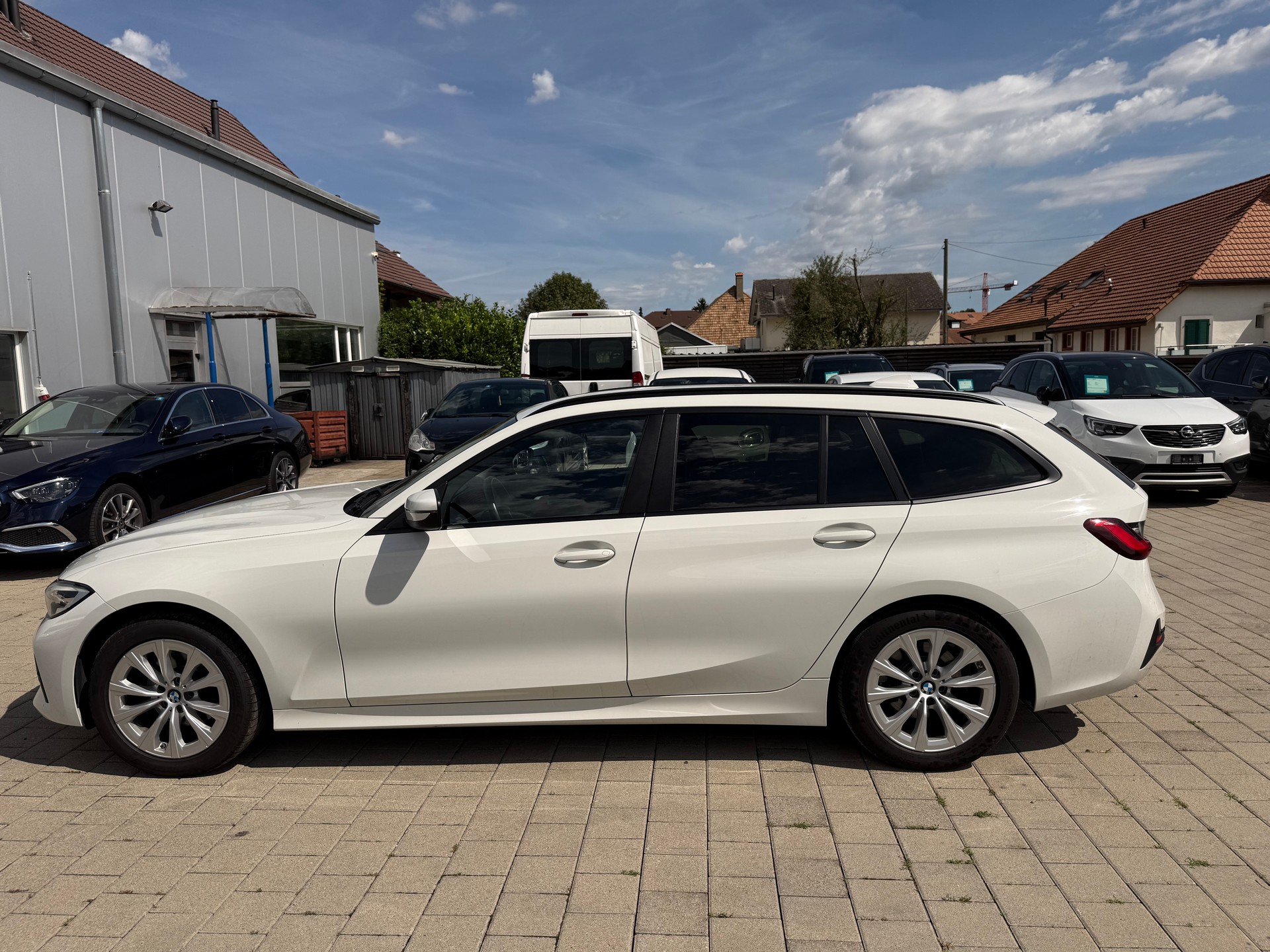BMW 320d xDrive Touring Steptronic-image-9