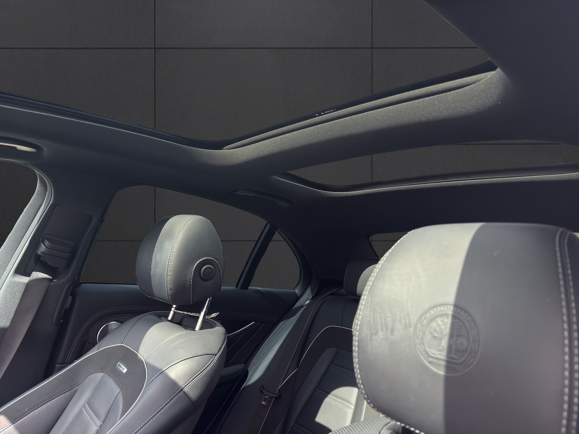 MERCEDES-BENZ E 63 AMG S 4Matic Speedshift MCT-image-17