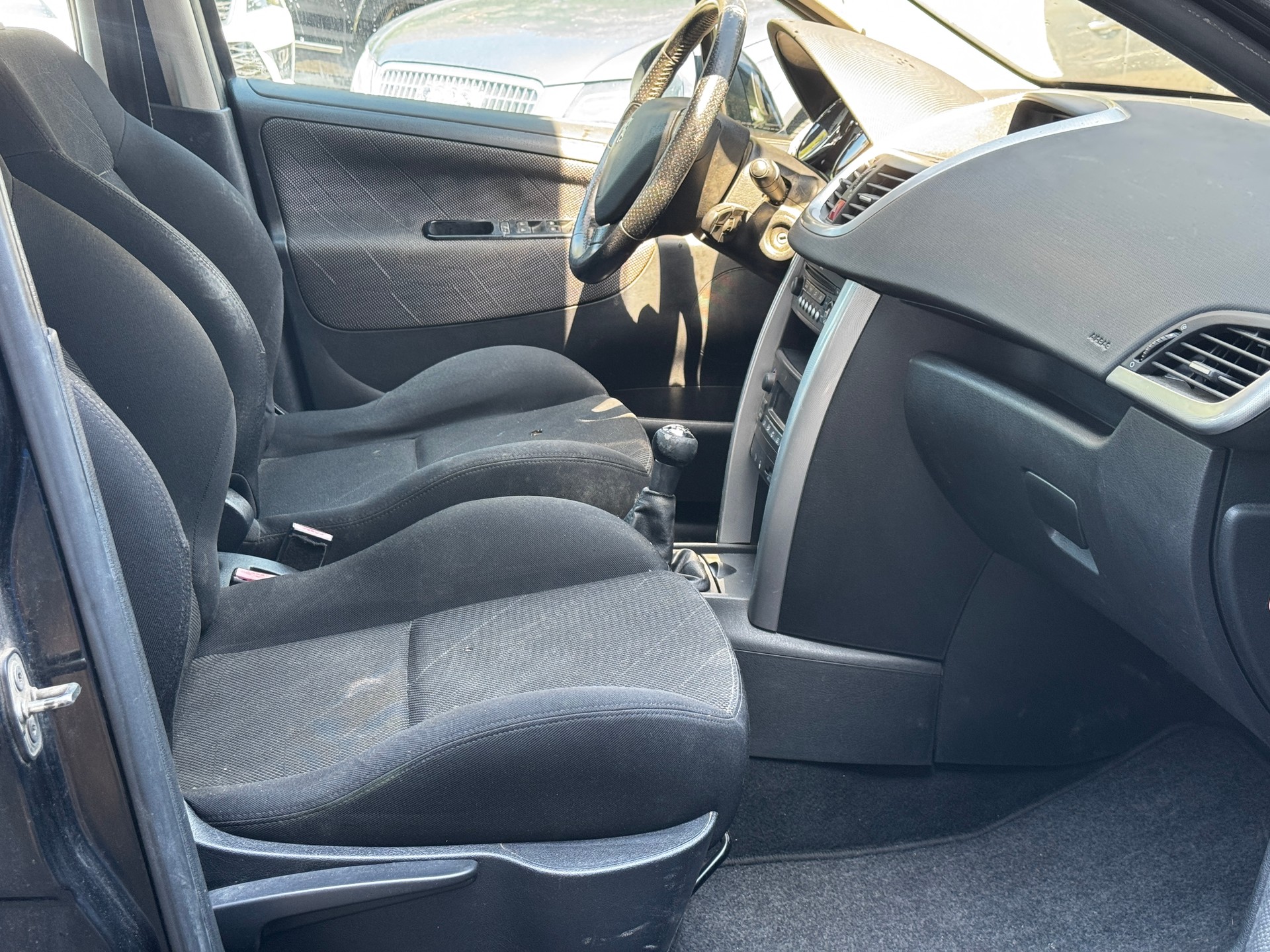 PEUGEOT 207 1.6 16V Sport-image-7