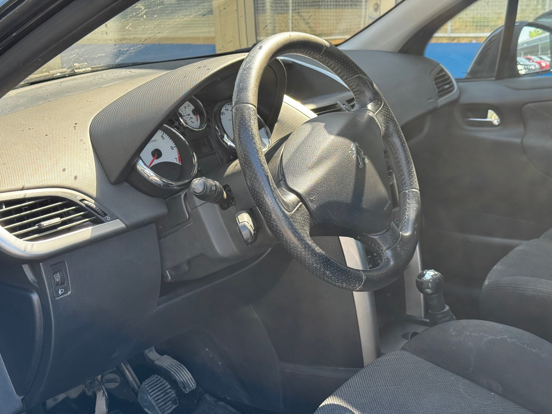PEUGEOT 207 1.6 16V Sport-image-12