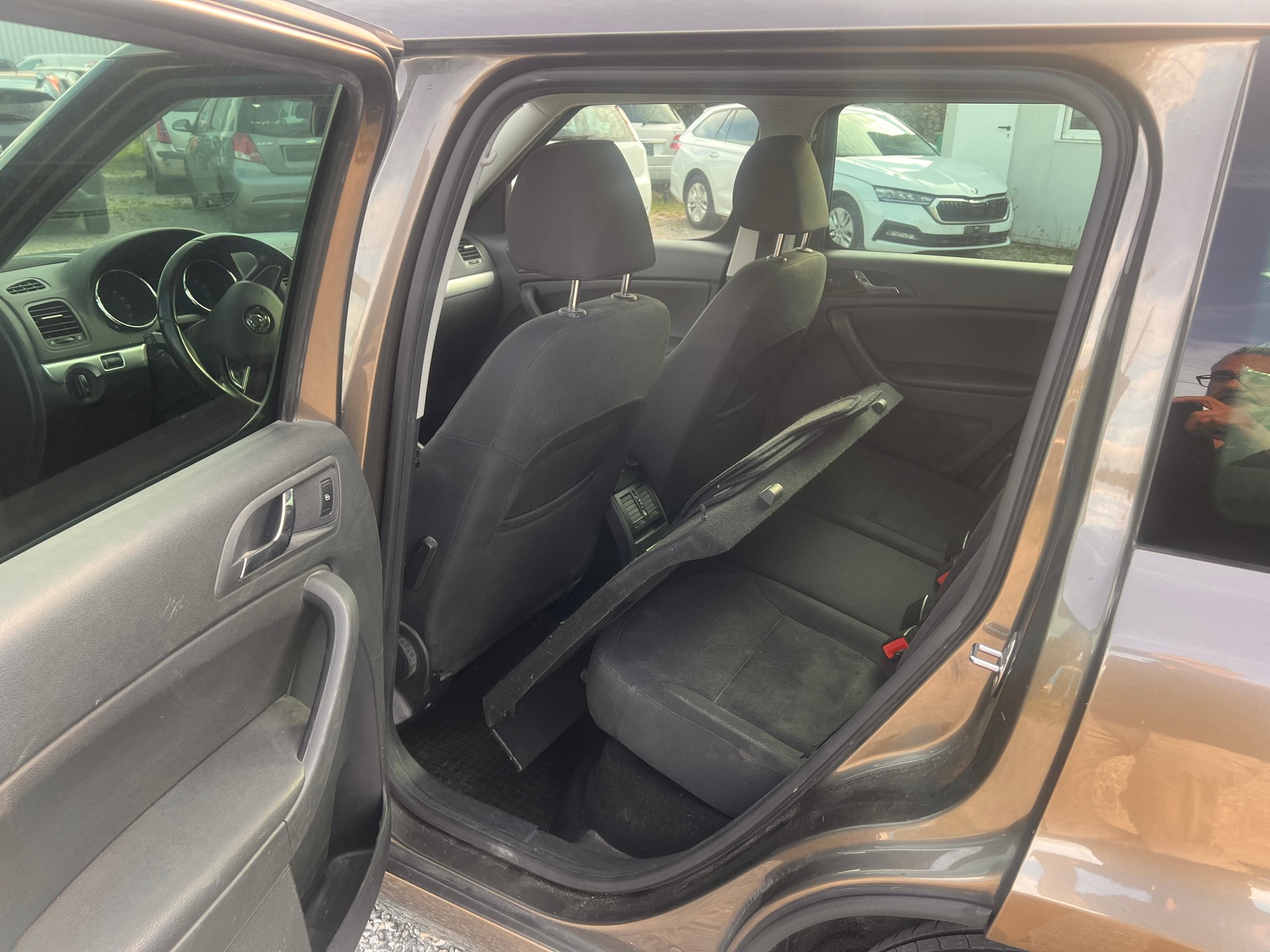 SKODA Yeti 2.0 TDI Ambition 4x4 DSG-image-13